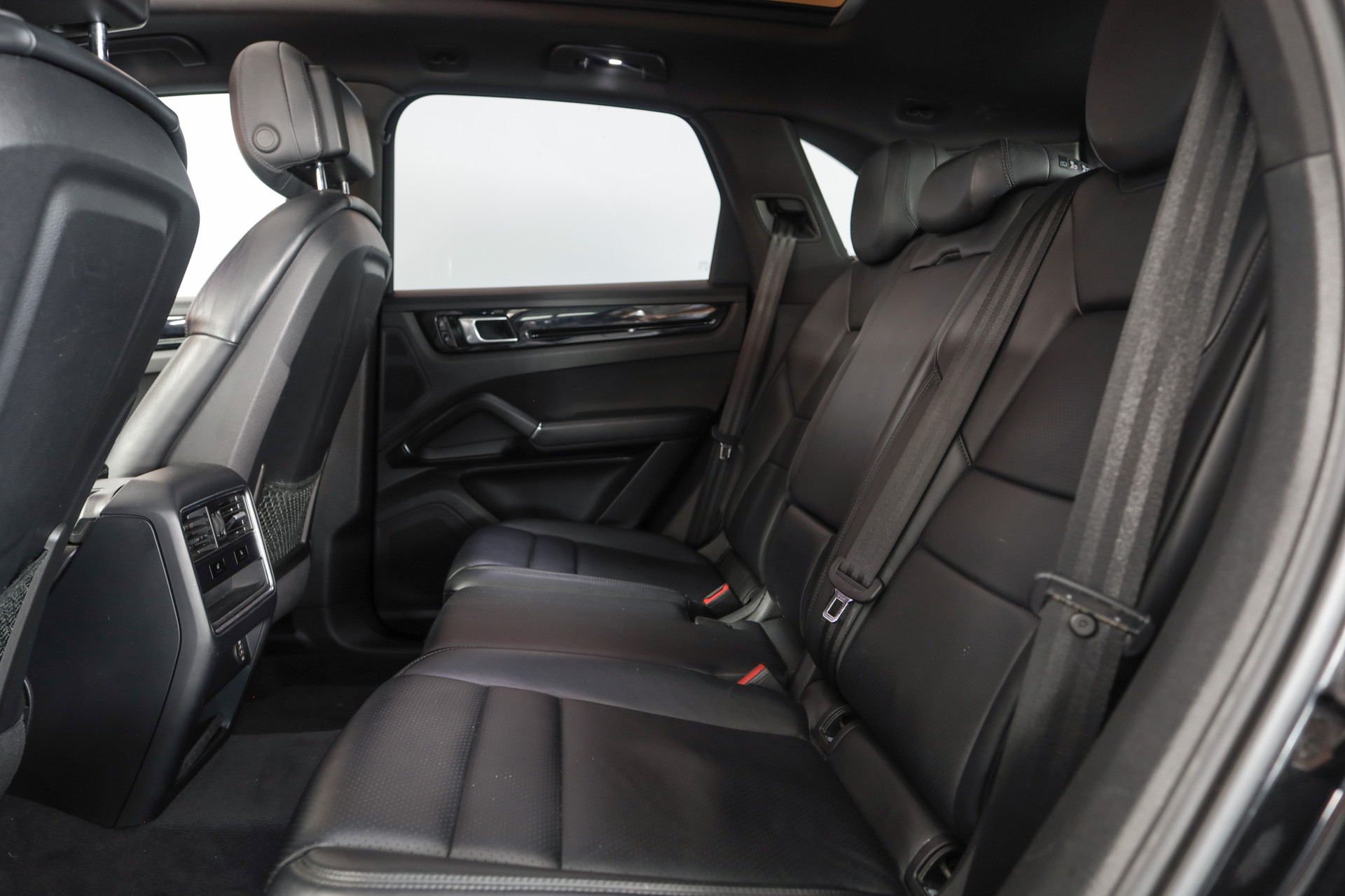 PORSCHE Cayenne-image-20