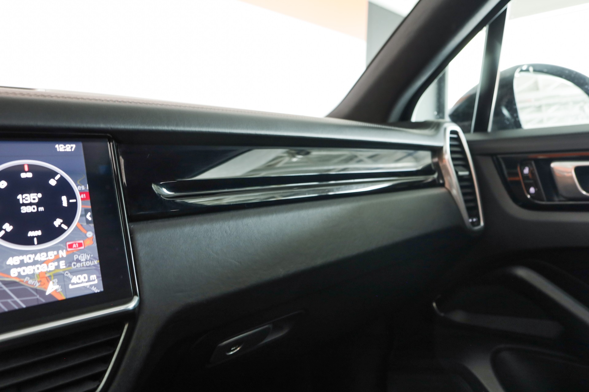 PORSCHE Cayenne-image-13