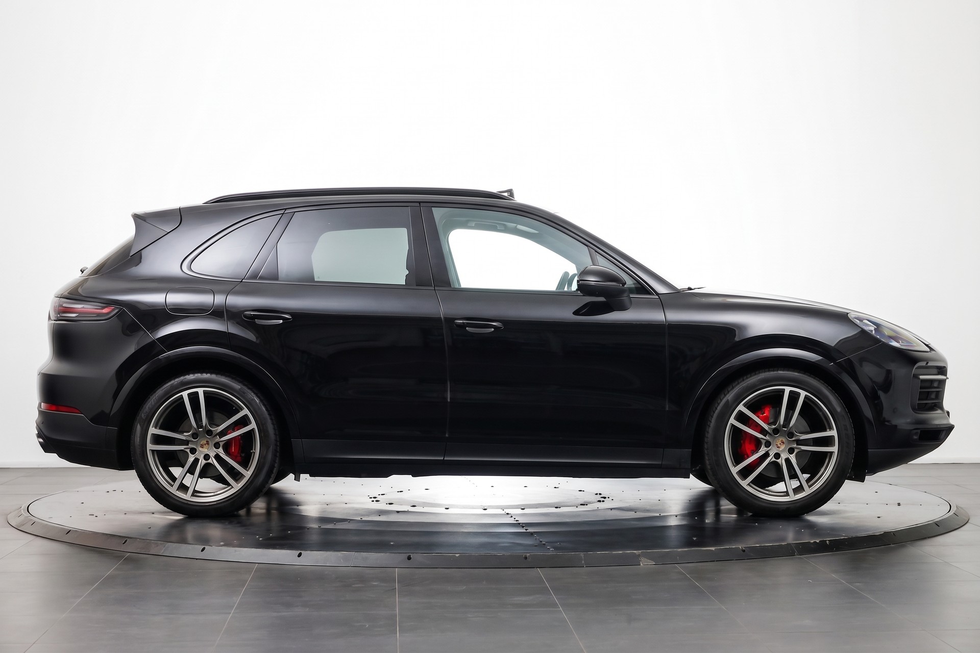 PORSCHE Cayenne-image-4