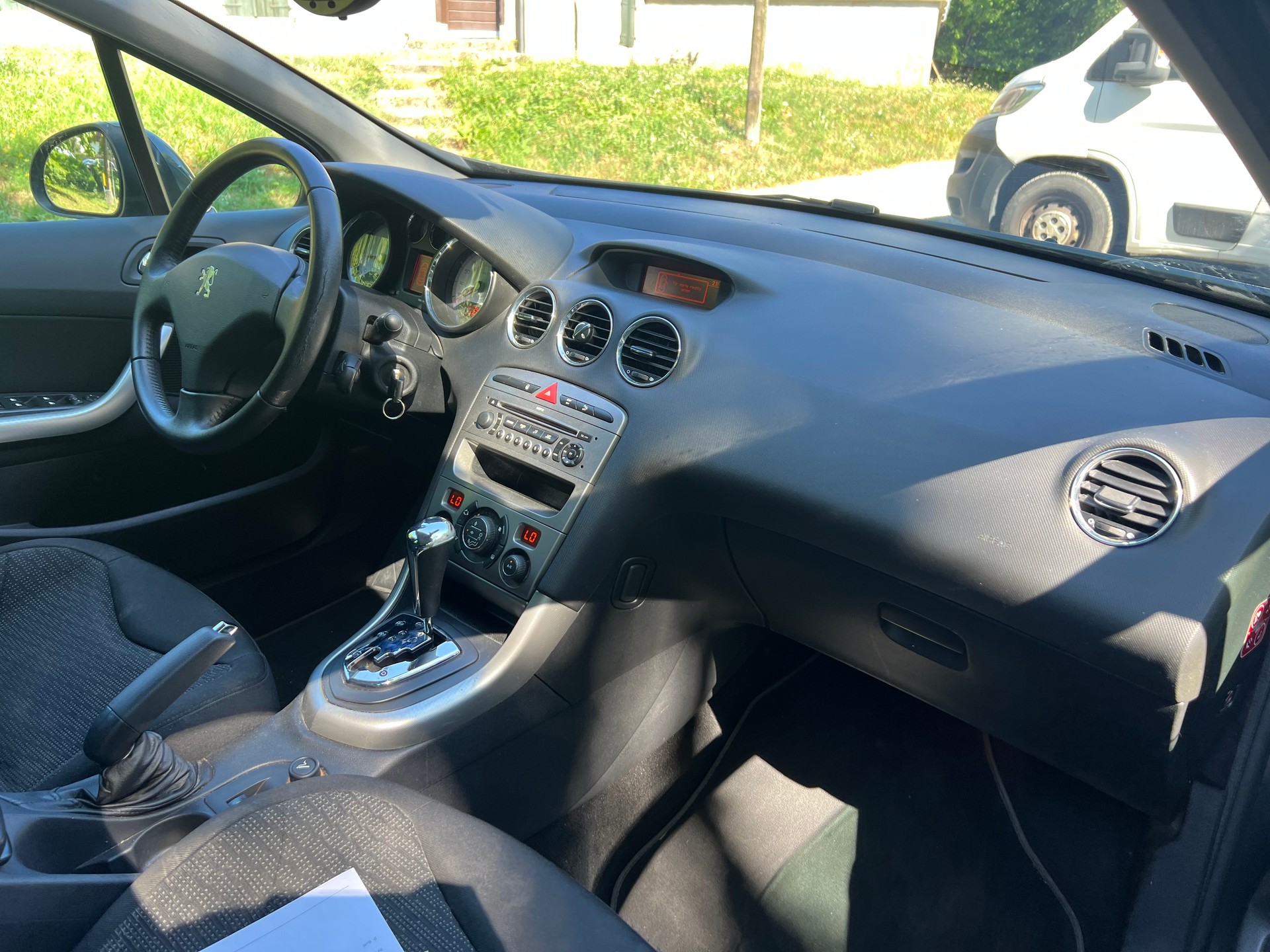 PEUGEOT 308 SW 1.6 16V Turbo Sport Pack Automatic-image-10