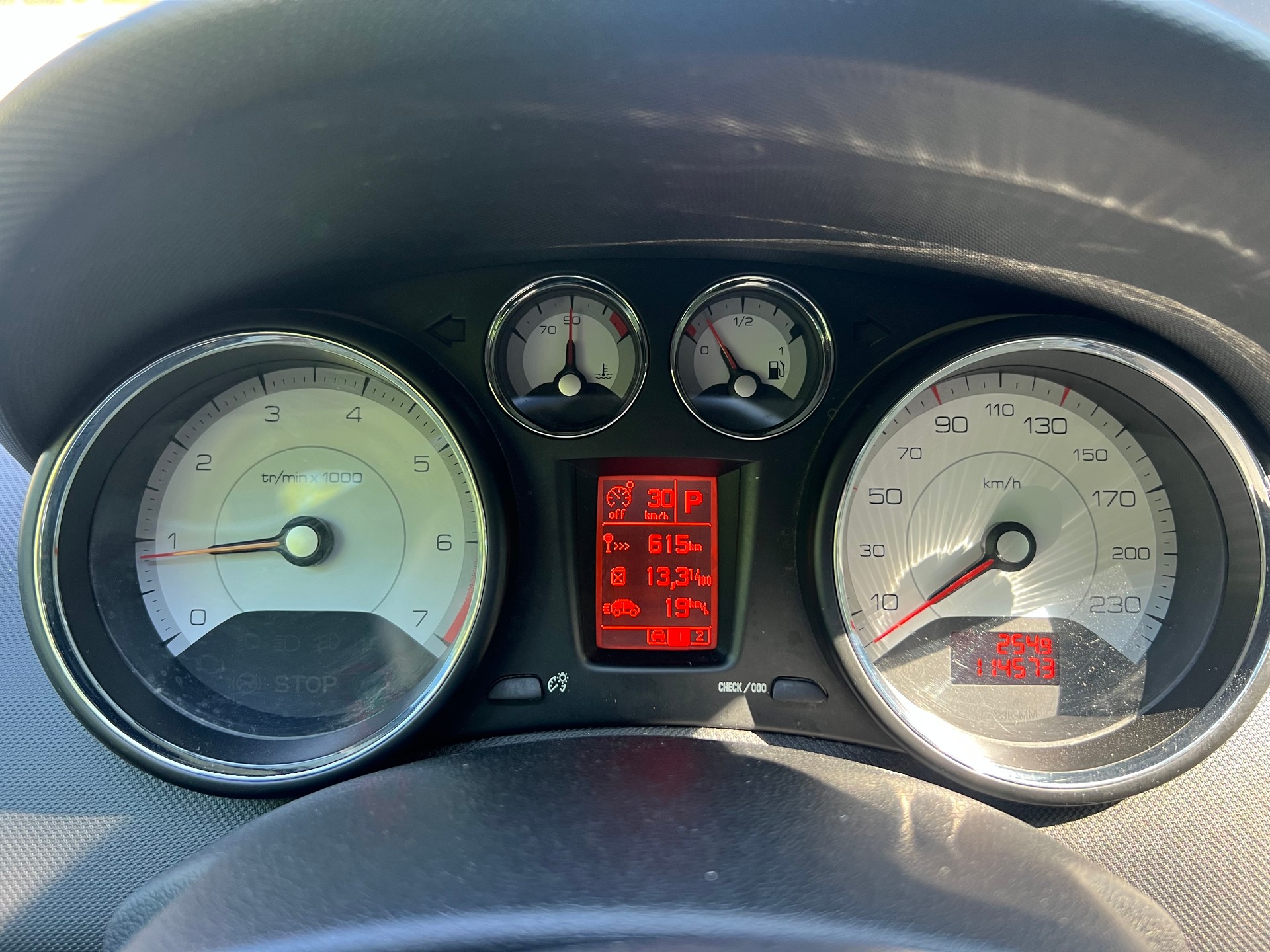 PEUGEOT 308 SW 1.6 16V Turbo Sport Pack Automatic-image-12