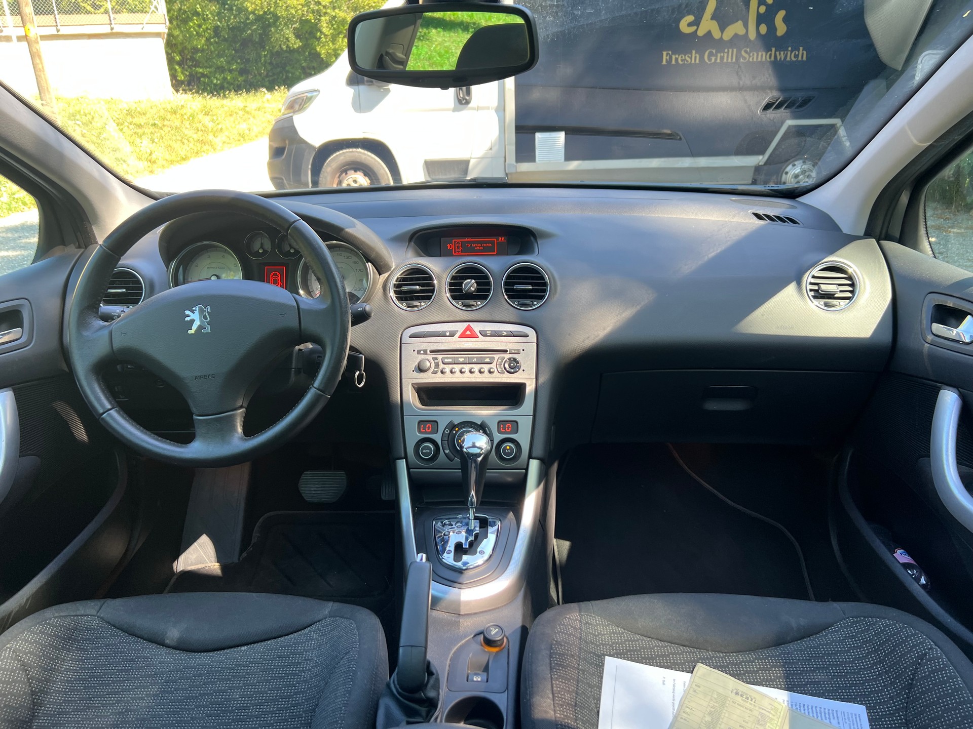 PEUGEOT 308 SW 1.6 16V Turbo Sport Pack Automatic-image-9