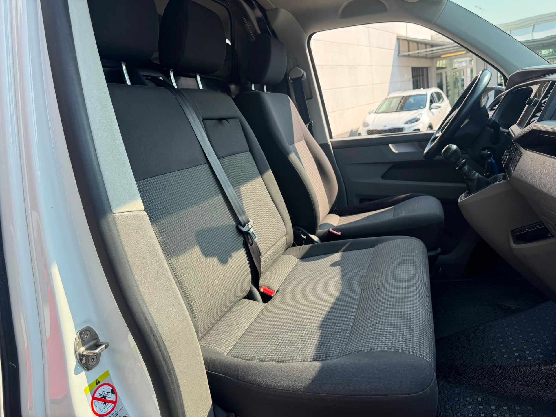 VW T6.1 2.0 TDI-image-15