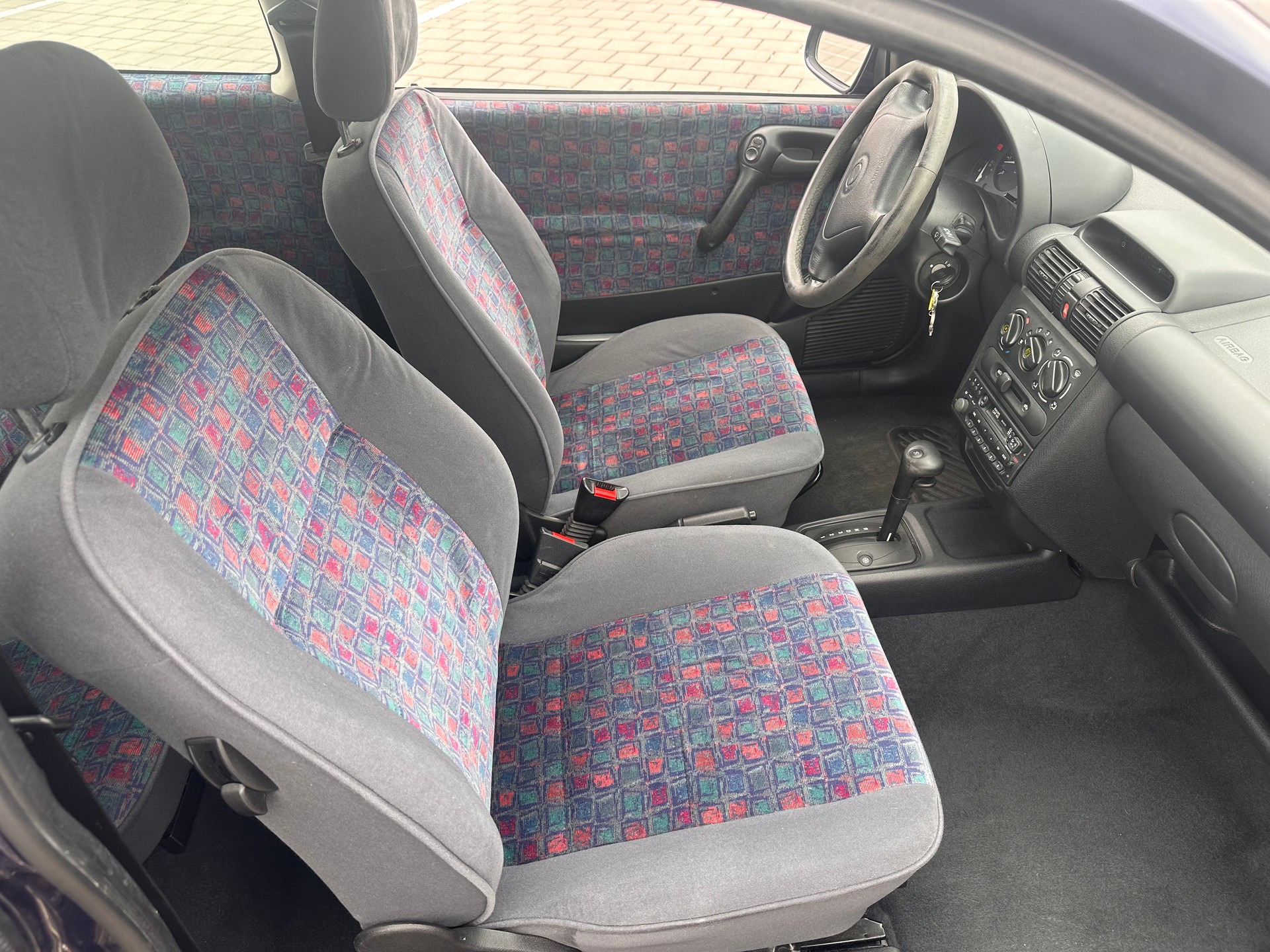 OPEL Corsa 1.4 16V CDX-image-10