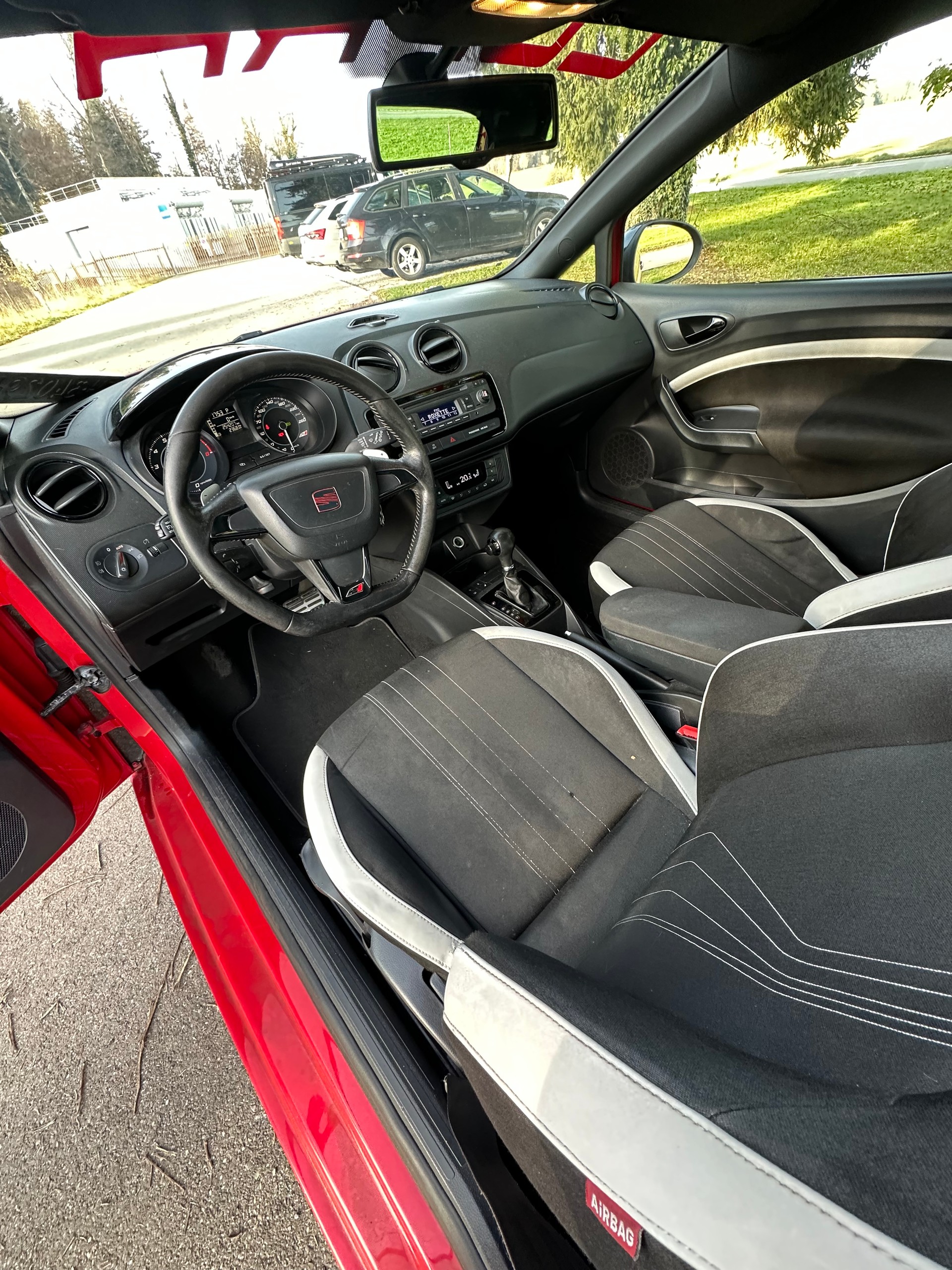 SEAT Ibiza SC 1.4 TSI Cupra DSG-image-6
