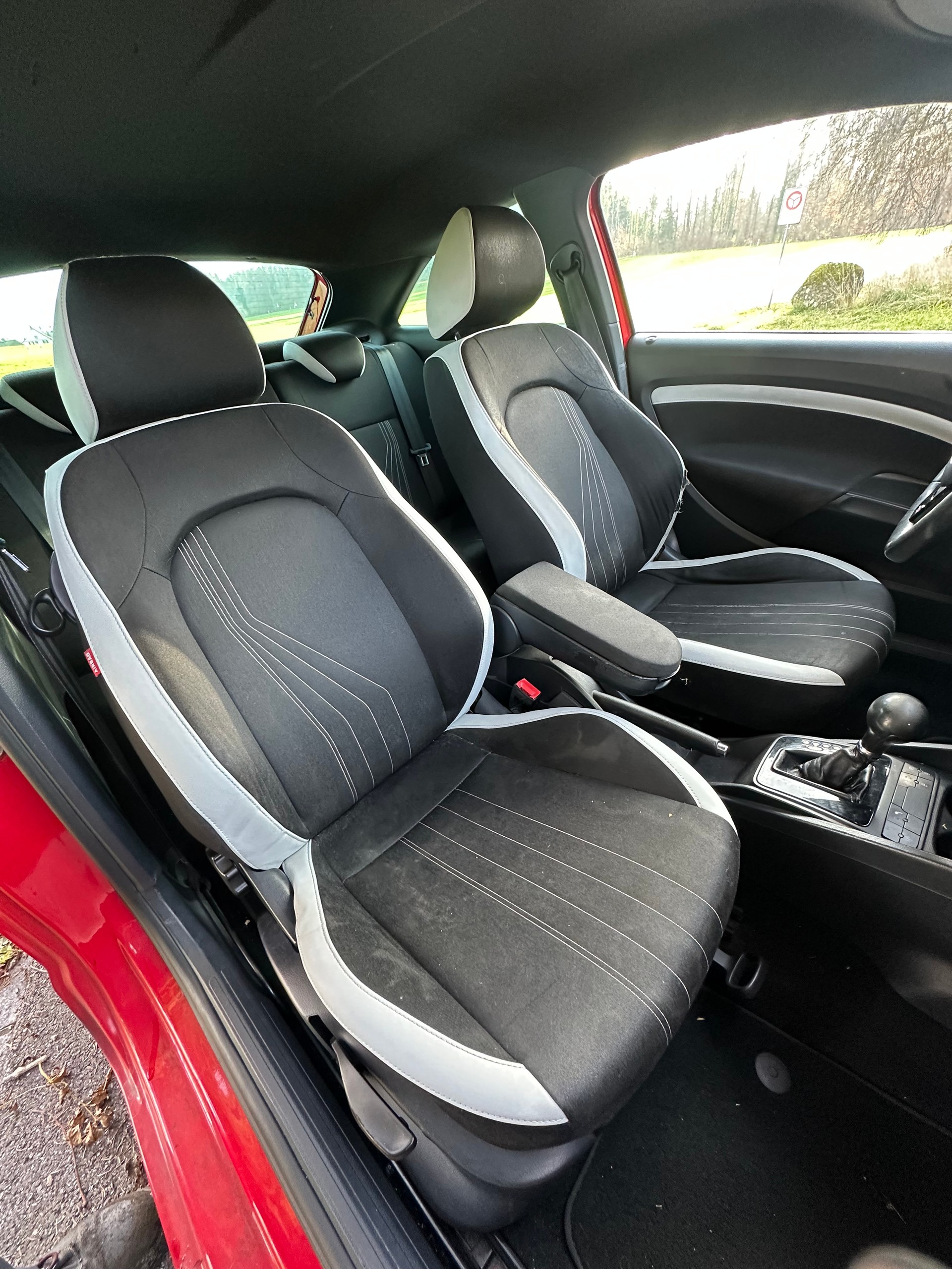 SEAT Ibiza SC 1.4 TSI Cupra DSG-image-3