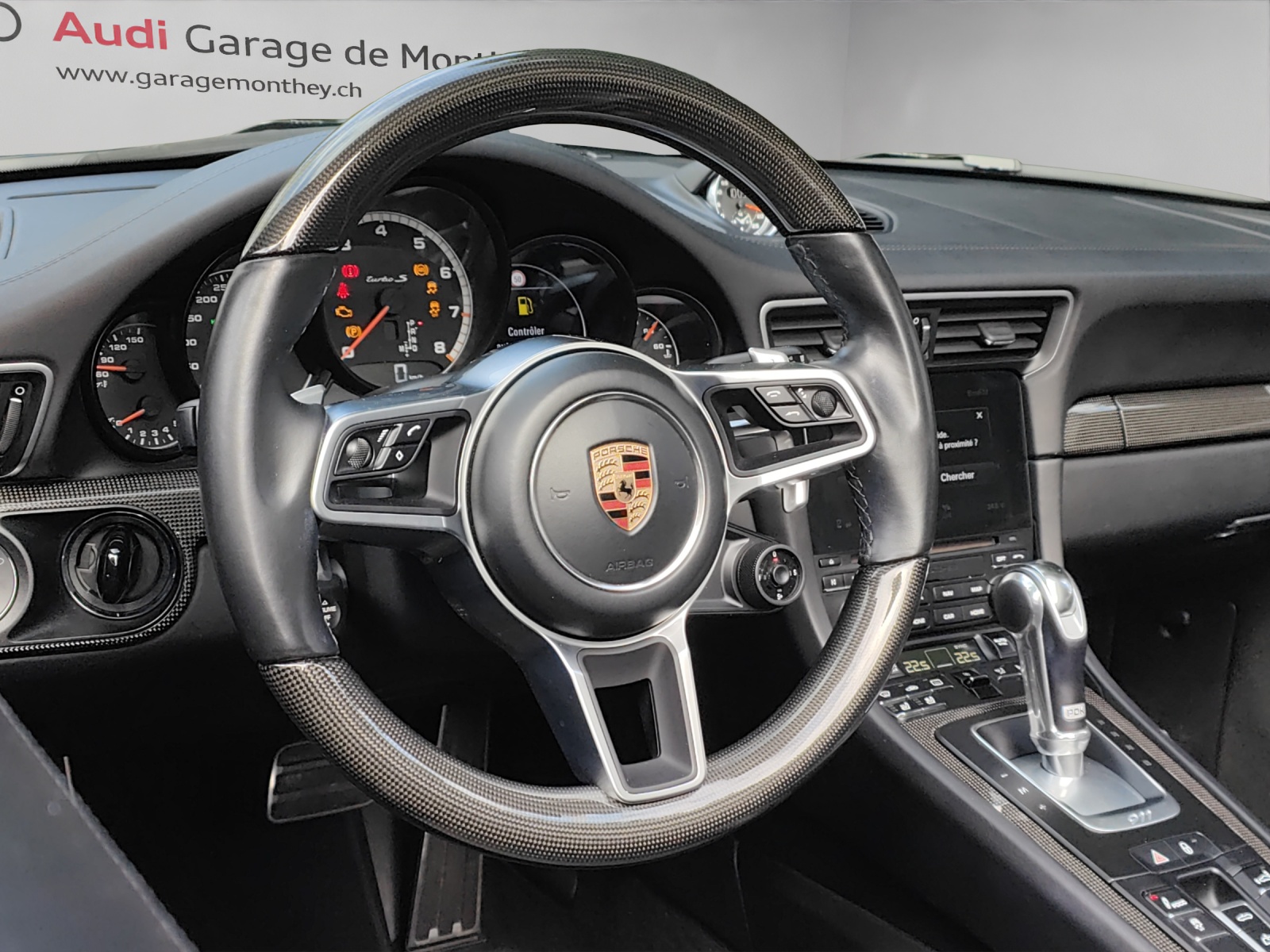 PORSCHE 911 Turbo S Cabrio PDK-image-10
