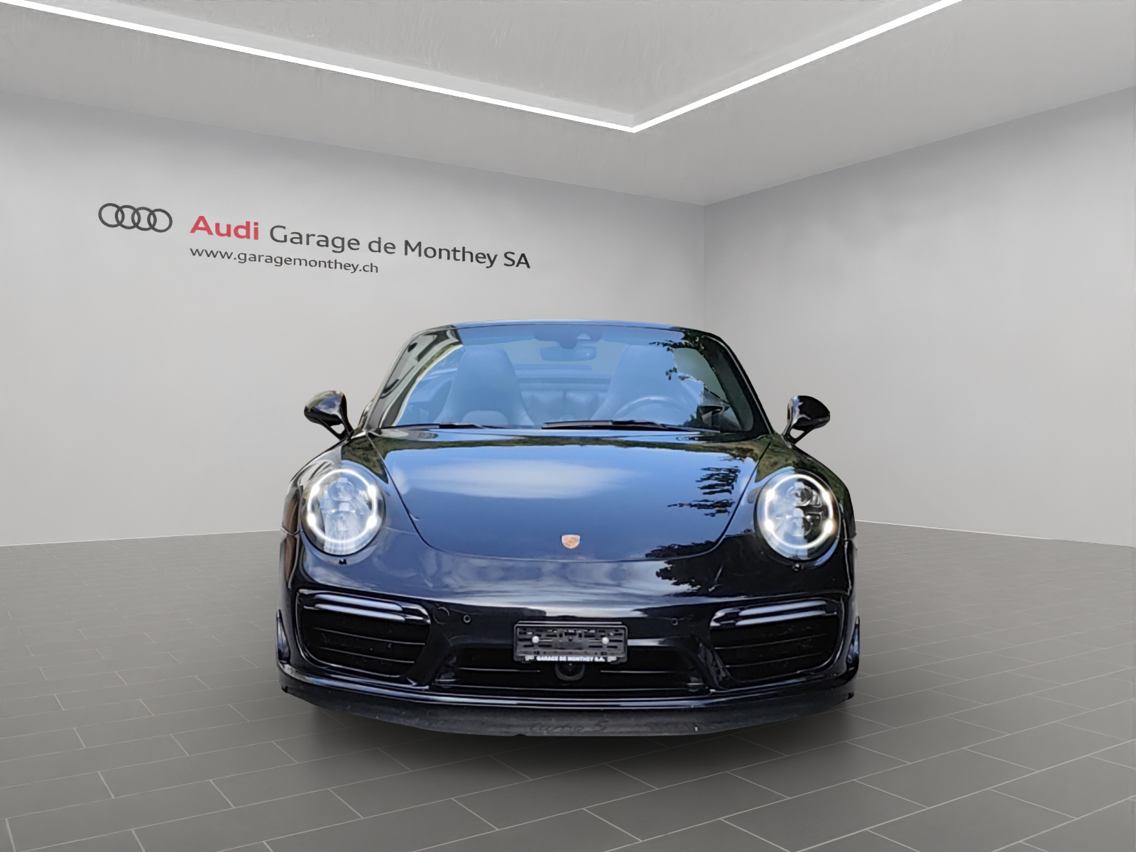 PORSCHE 911 Turbo S Cabrio PDK-image-4