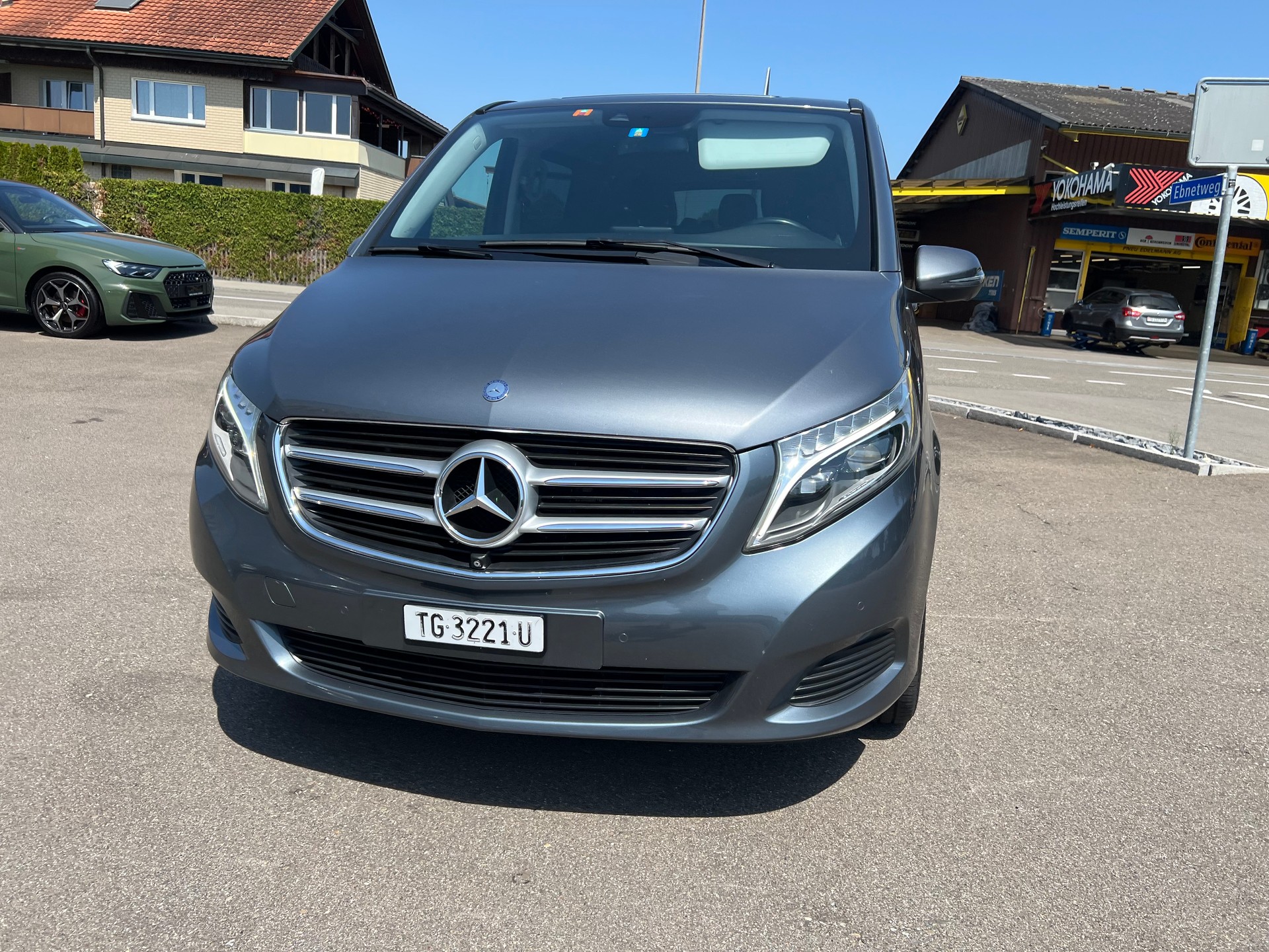 MERCEDES-BENZ V 220 d kompakt 4Matic 7G-Tronic-image-3