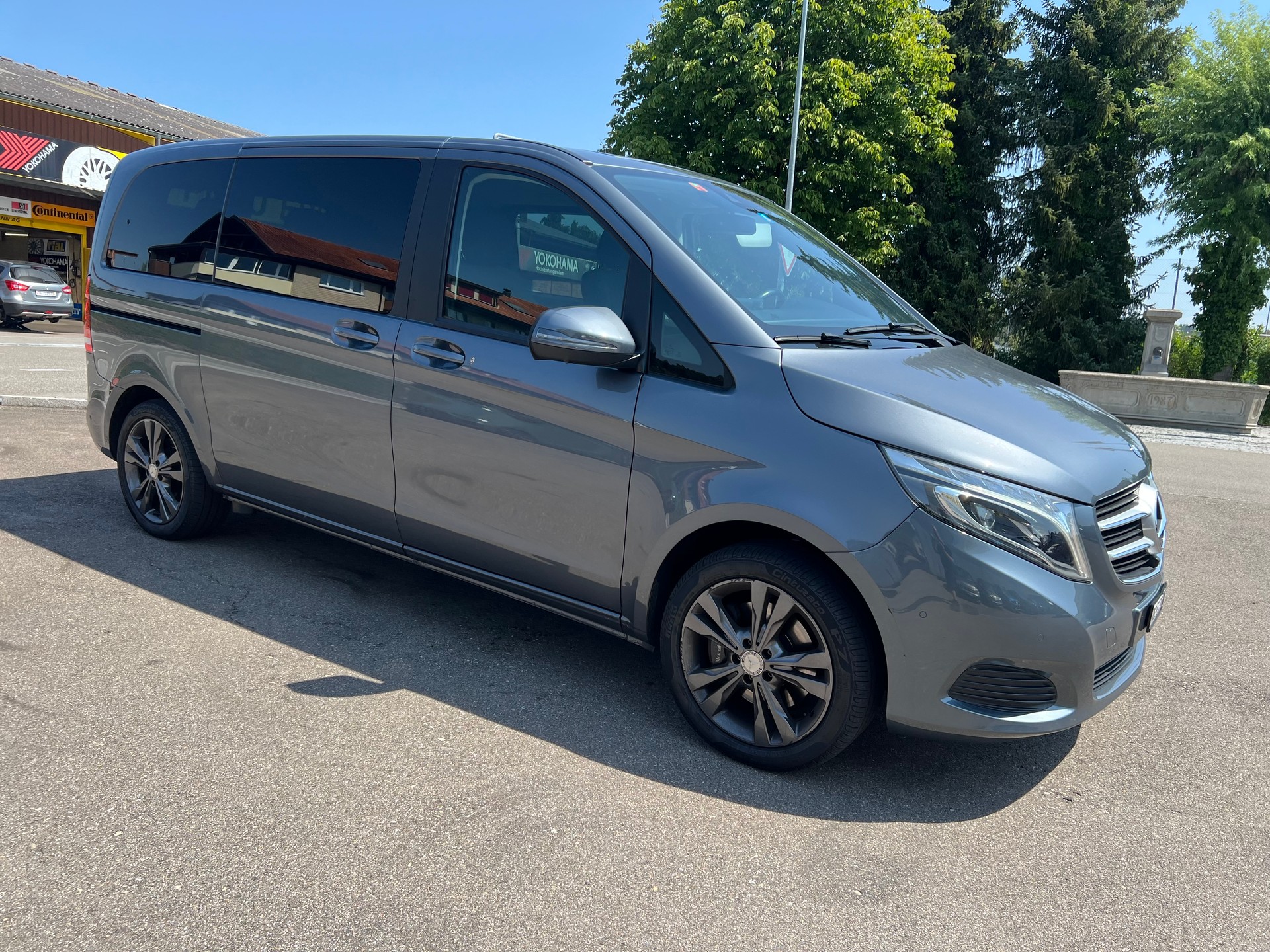 MERCEDES-BENZ V 220 d kompakt 4Matic 7G-Tronic-image-7