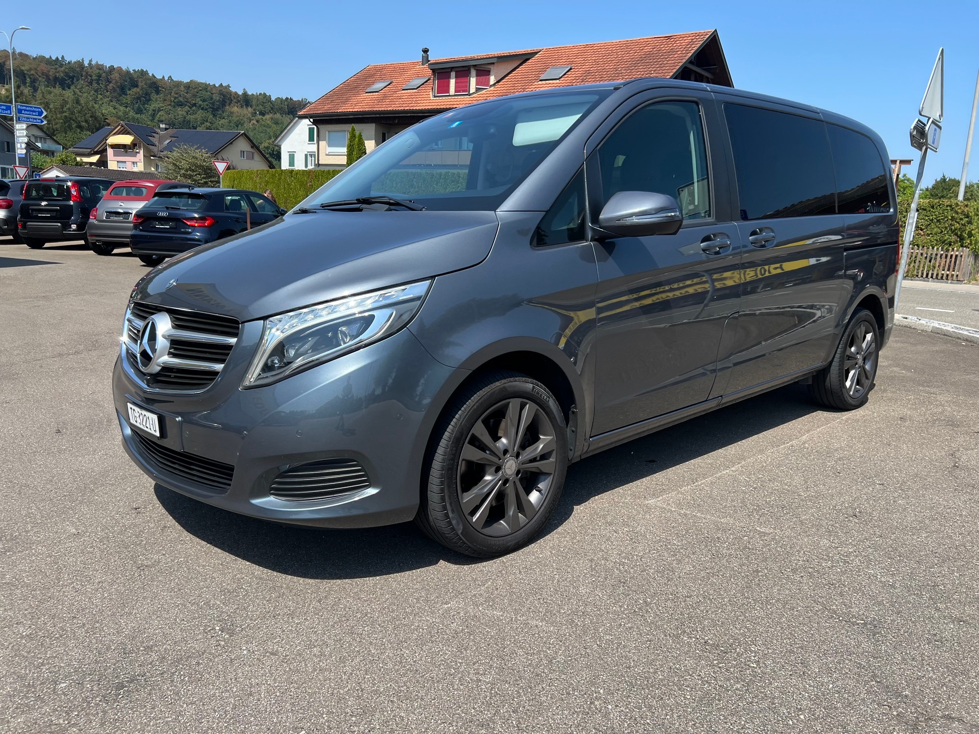 MERCEDES-BENZ V 220 d kompakt 4Matic 7G-Tronic-image-1