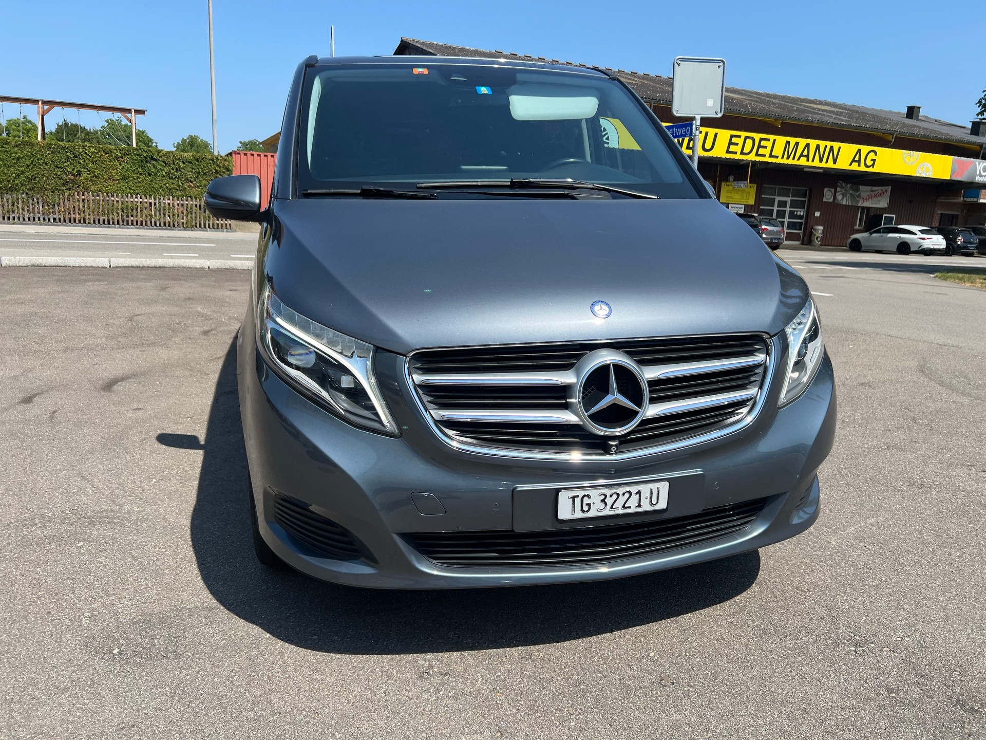 MERCEDES-BENZ V 220 d kompakt 4Matic 7G-Tronic-image-5