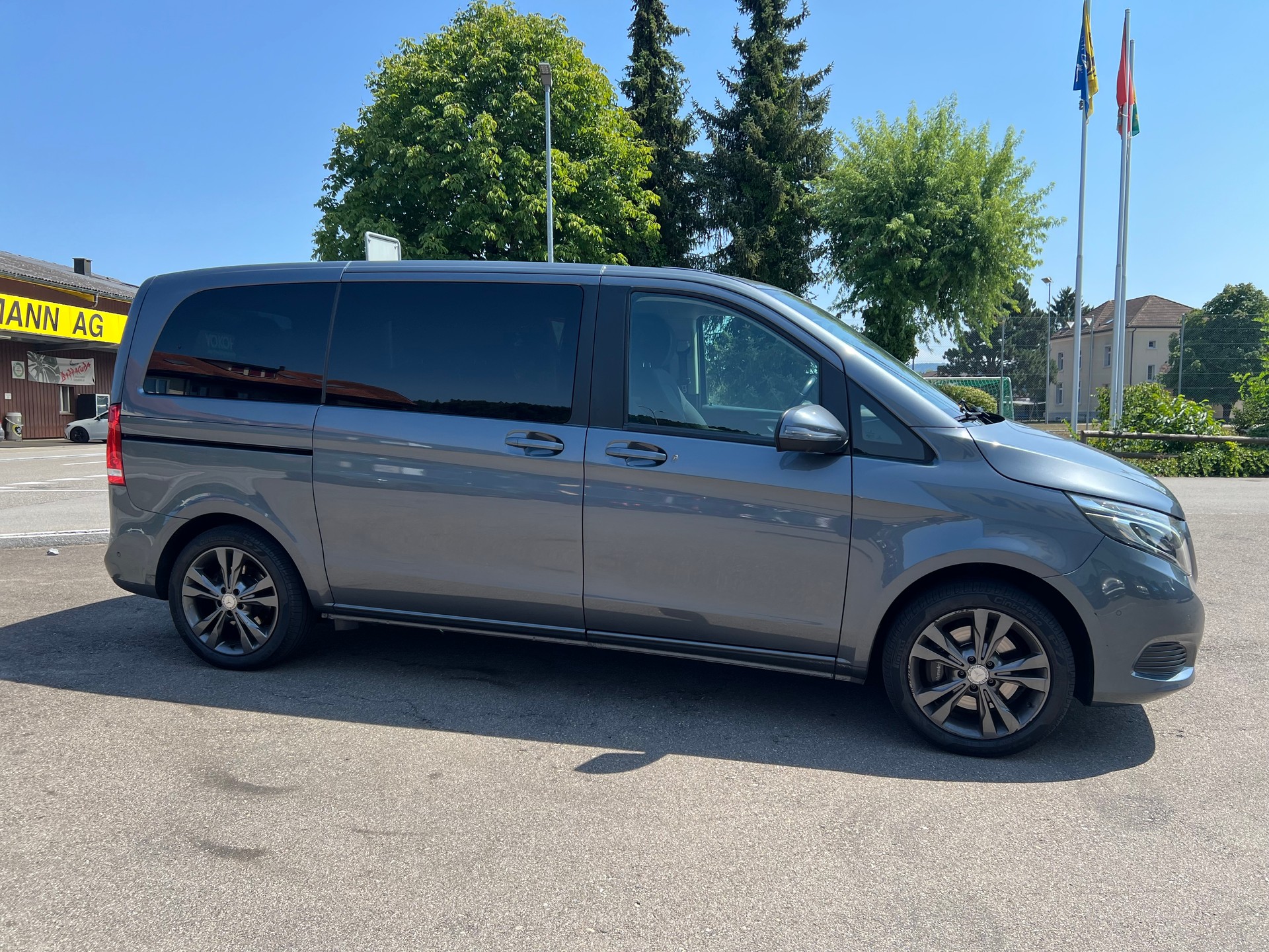 MERCEDES-BENZ V 220 d kompakt 4Matic 7G-Tronic-image-8