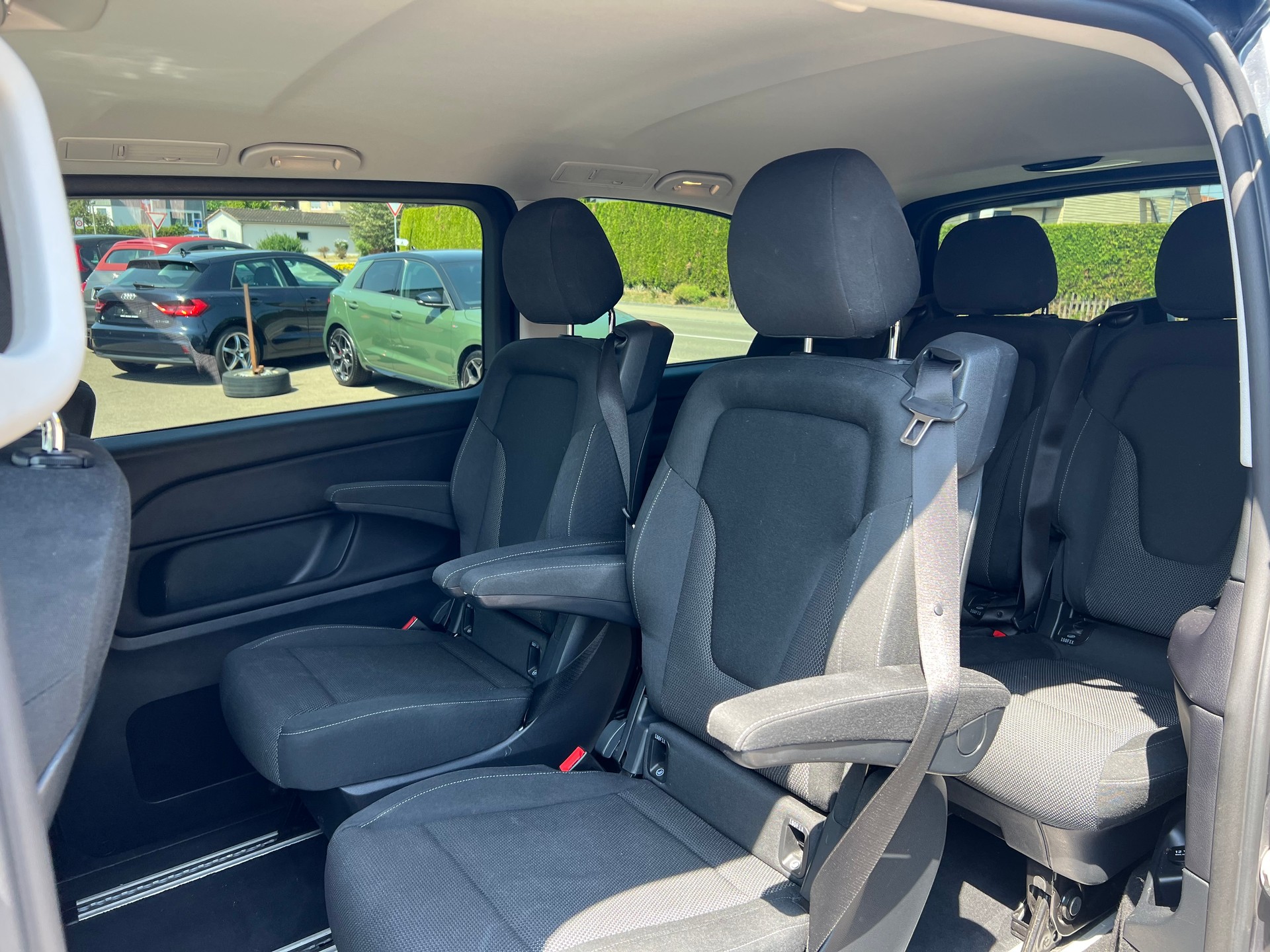 MERCEDES-BENZ V 220 d kompakt 4Matic 7G-Tronic-image-24