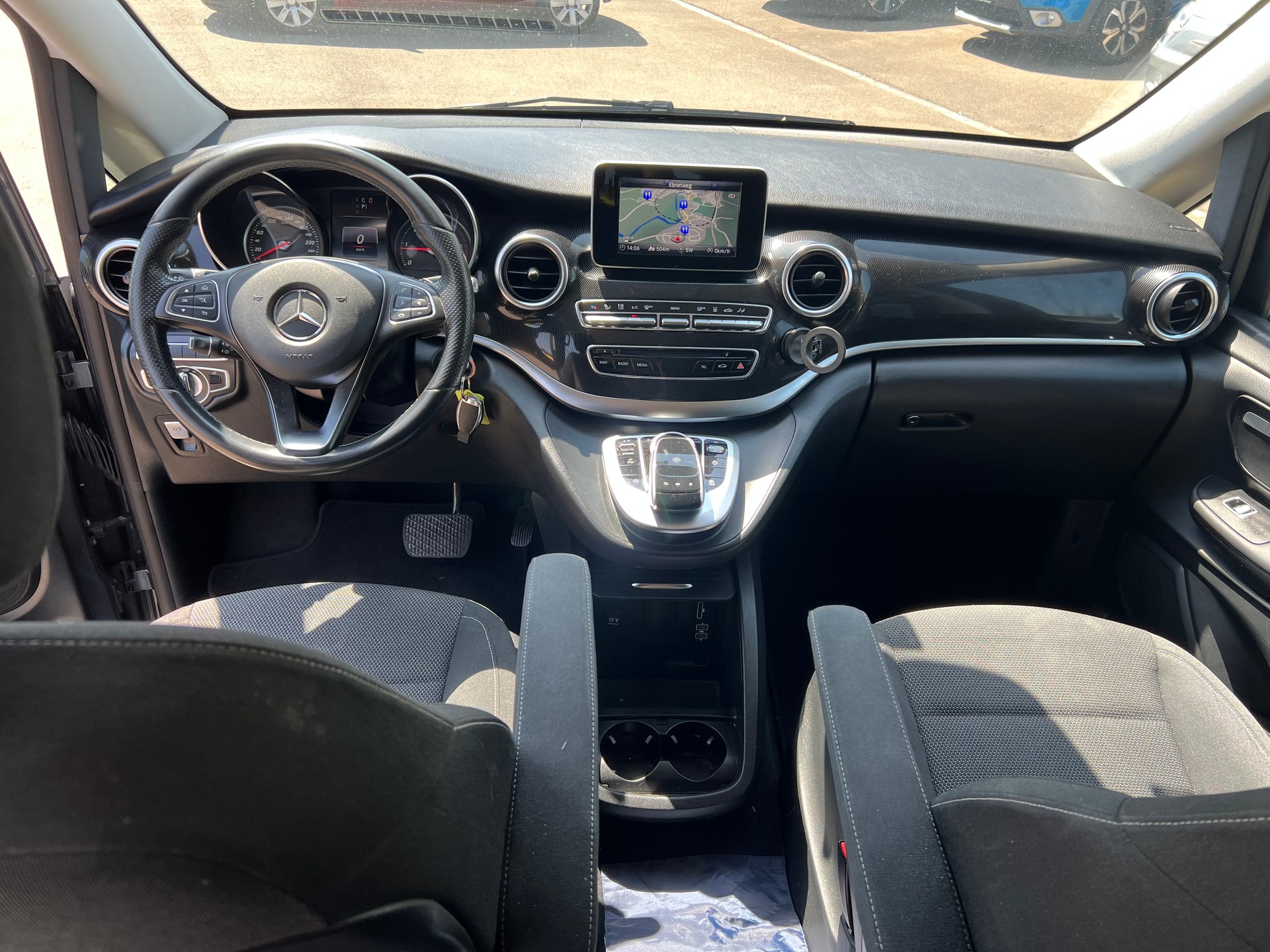 MERCEDES-BENZ V 220 d kompakt 4Matic 7G-Tronic-image-28