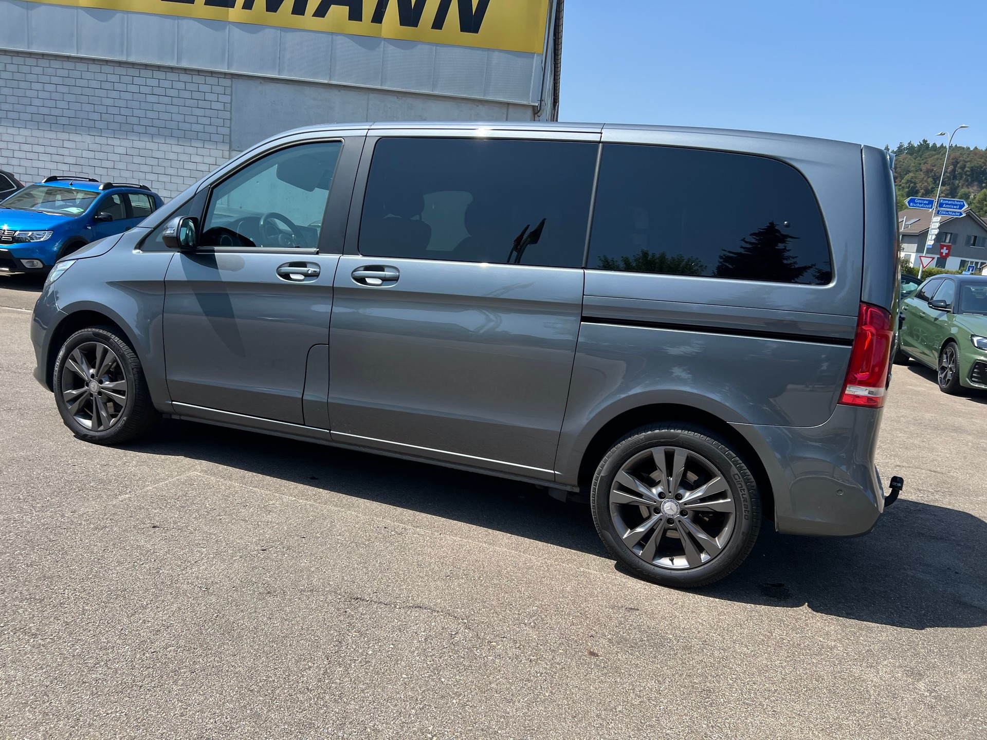 MERCEDES-BENZ V 220 d kompakt 4Matic 7G-Tronic-image-16