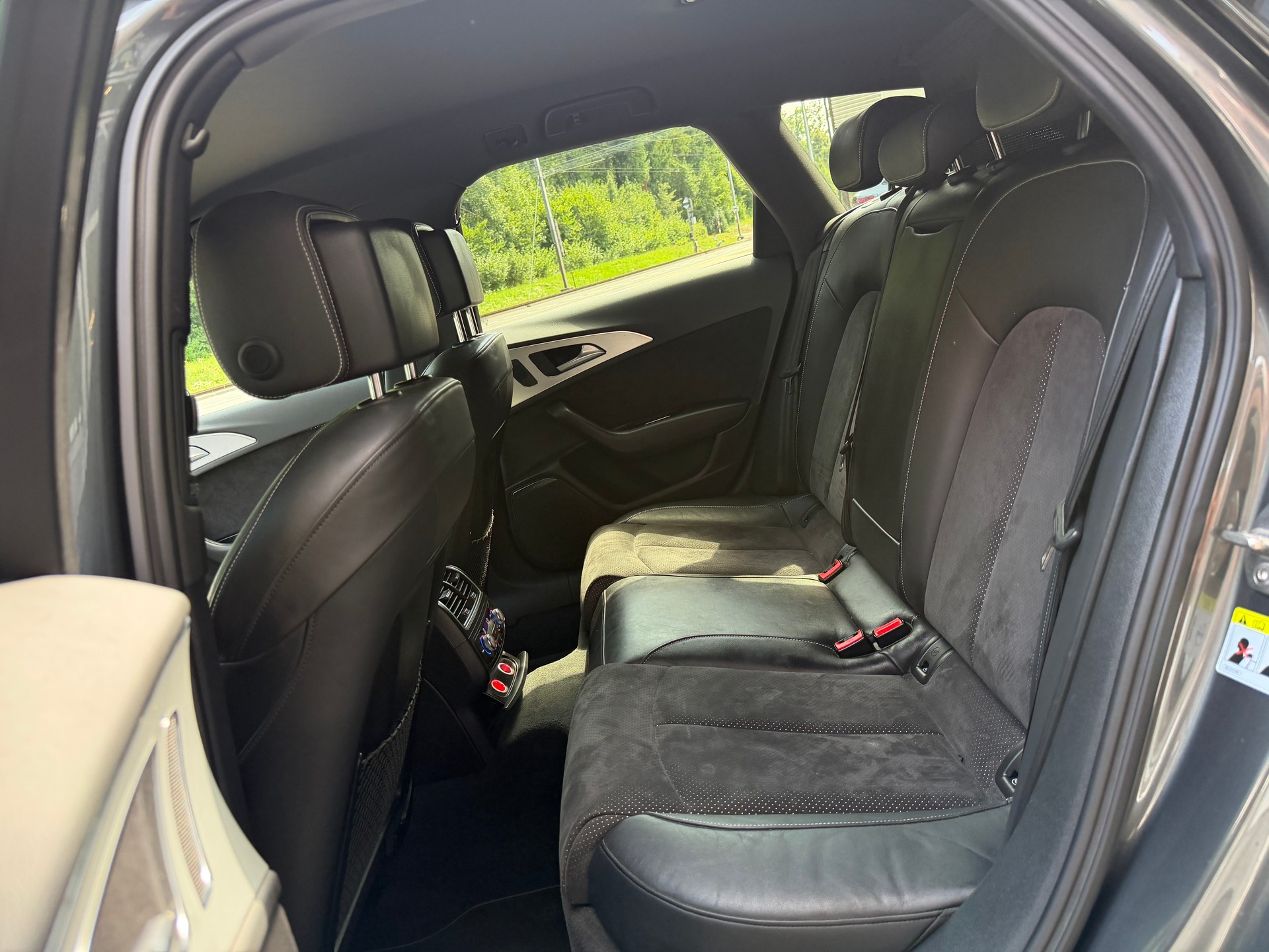 AUDI A6 Avant 3.0 TDI V6 quattro S-tronic-image-23