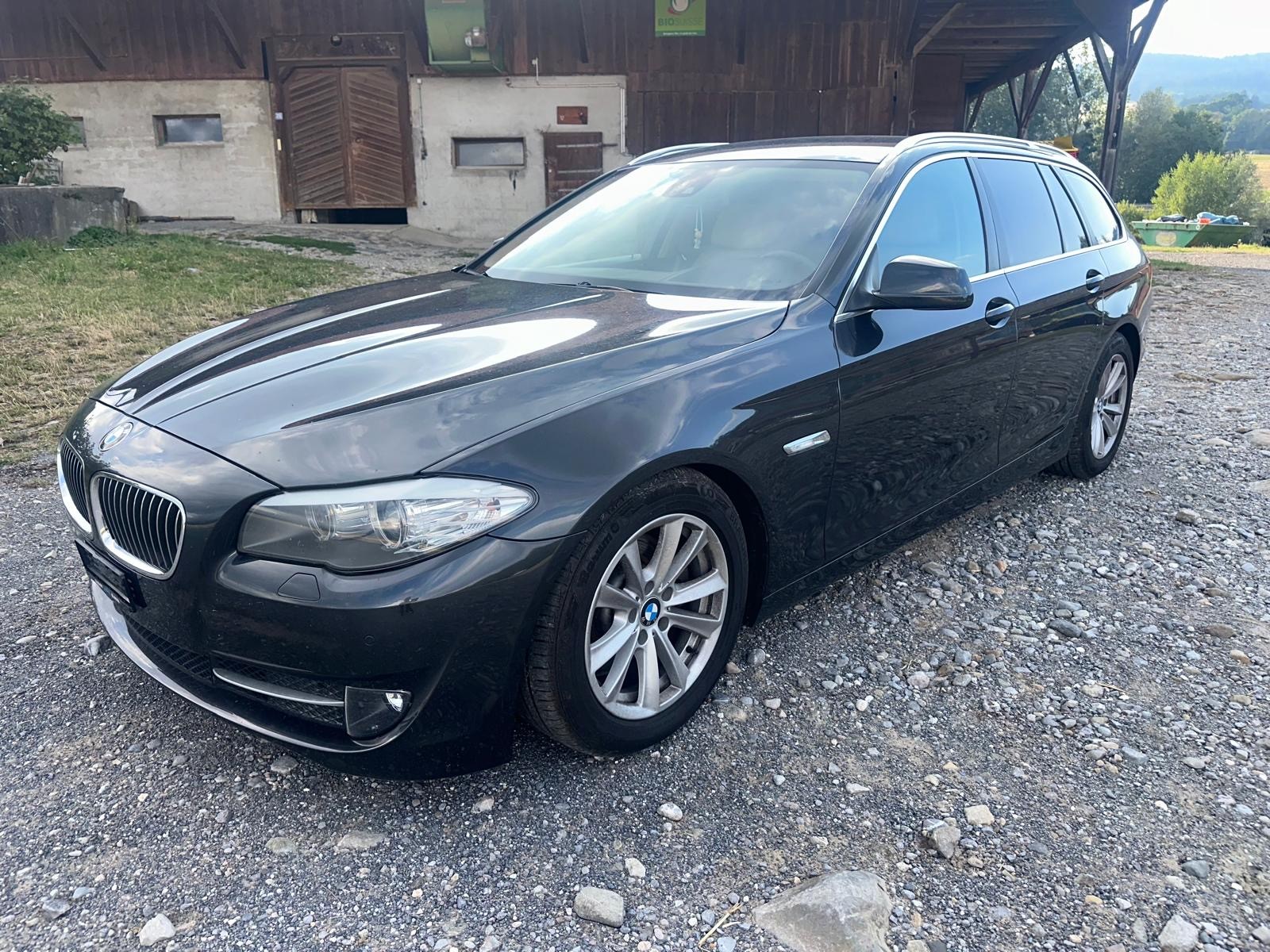 BMW 523i Touring Steptronic-image-0