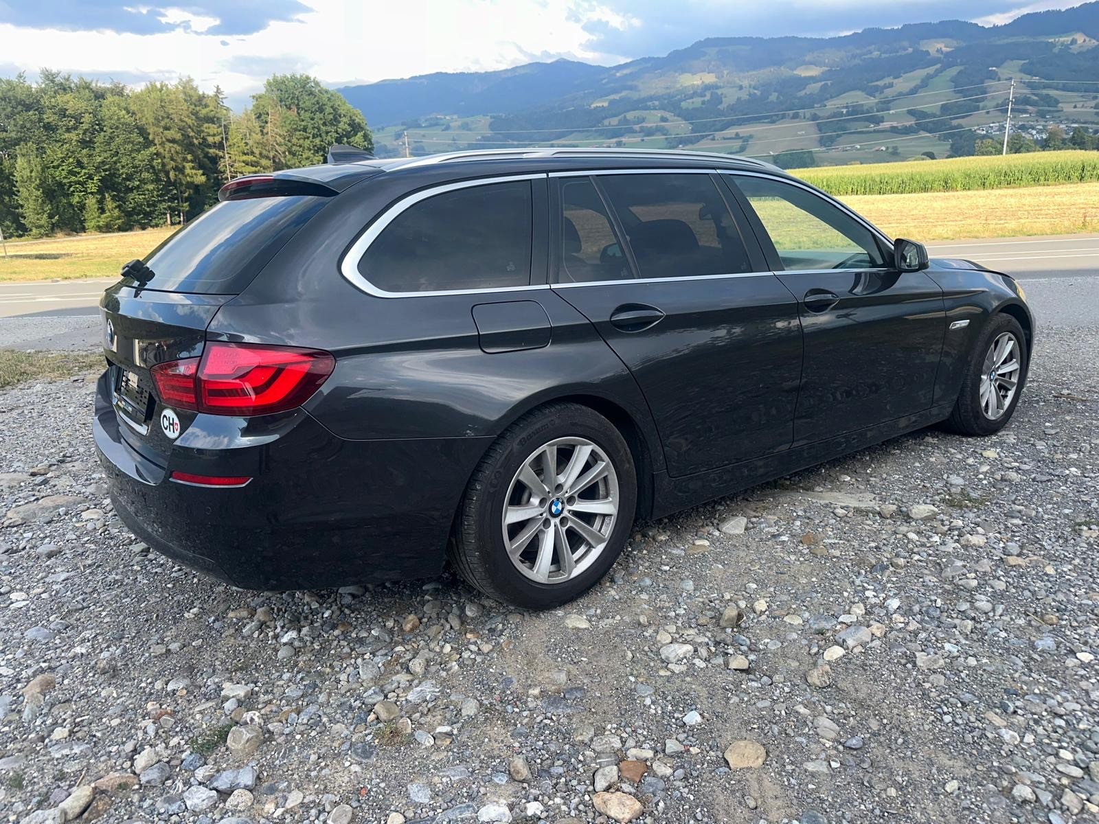 BMW 523i Touring Steptronic-image-4