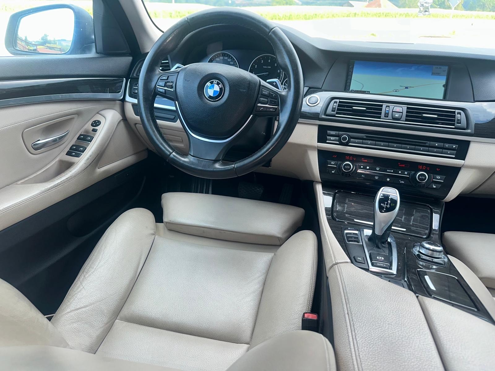 BMW 523i Touring Steptronic-image-8