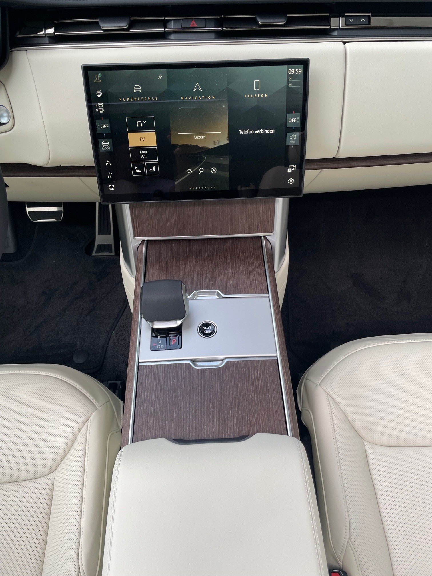 LAND ROVER Range Rover 3.0 I6 P460e HSE-image-12