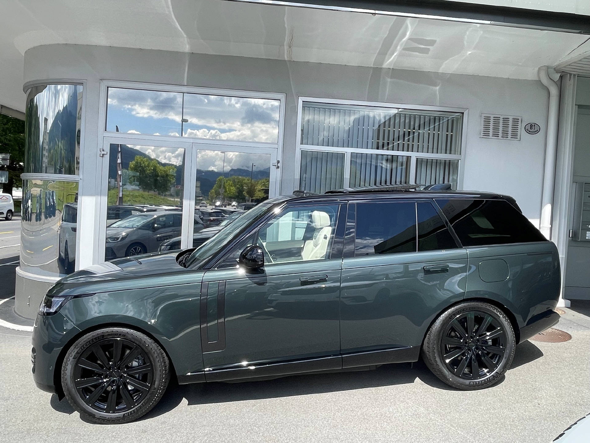 LAND ROVER Range Rover 3.0 I6 P460e HSE-image-29