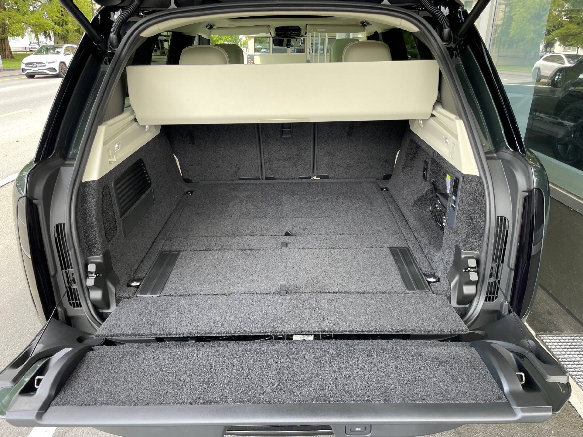 LAND ROVER Range Rover 3.0 I6 P460e HSE-image-24