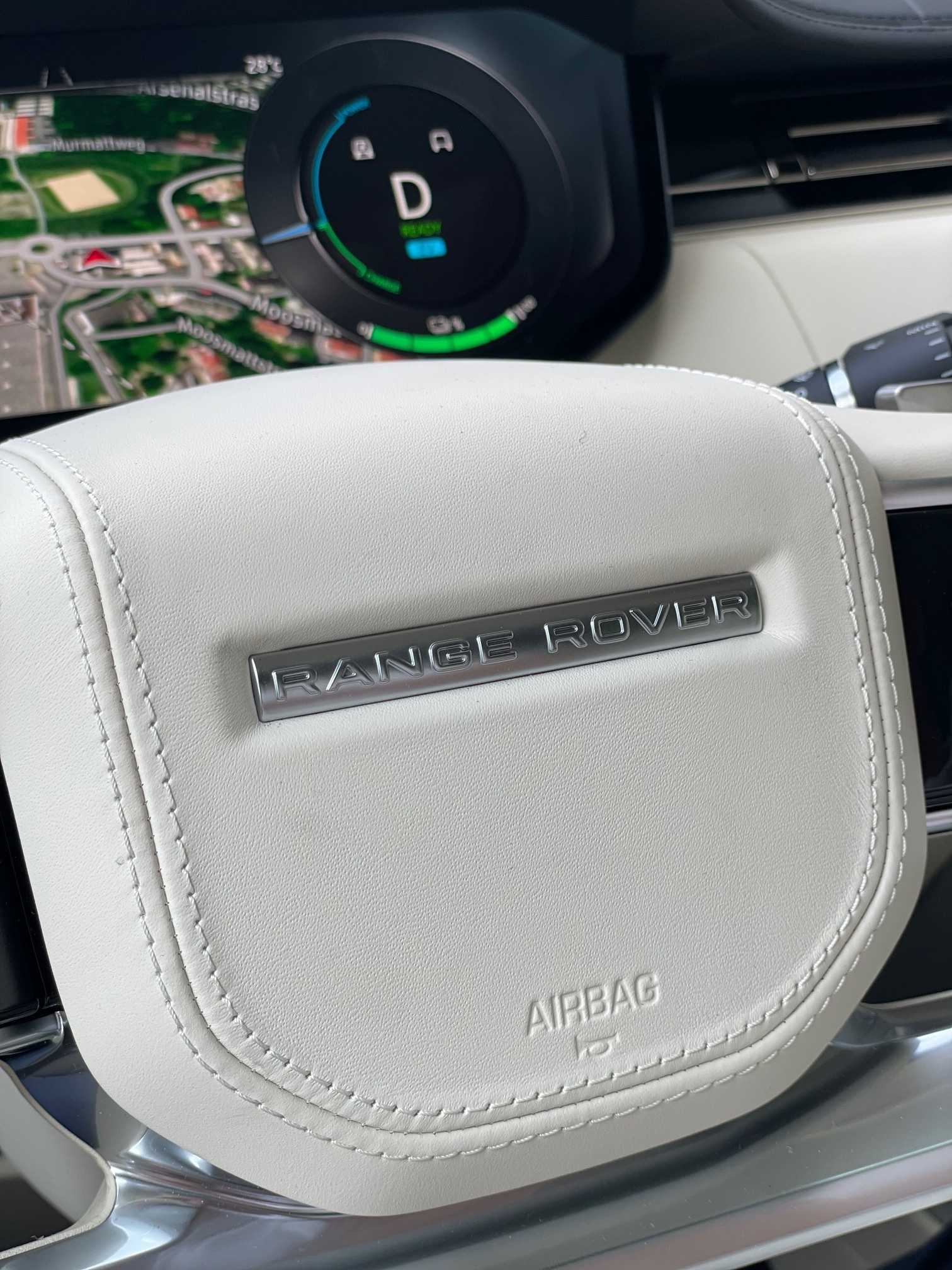 LAND ROVER Range Rover 3.0 I6 P460e HSE-image-9