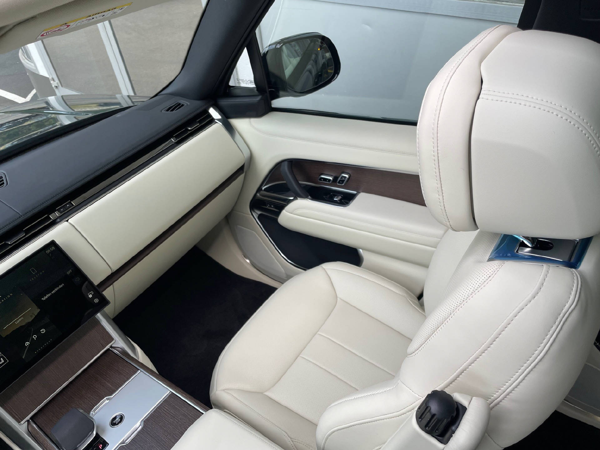 LAND ROVER Range Rover 3.0 I6 P460e HSE-image-21