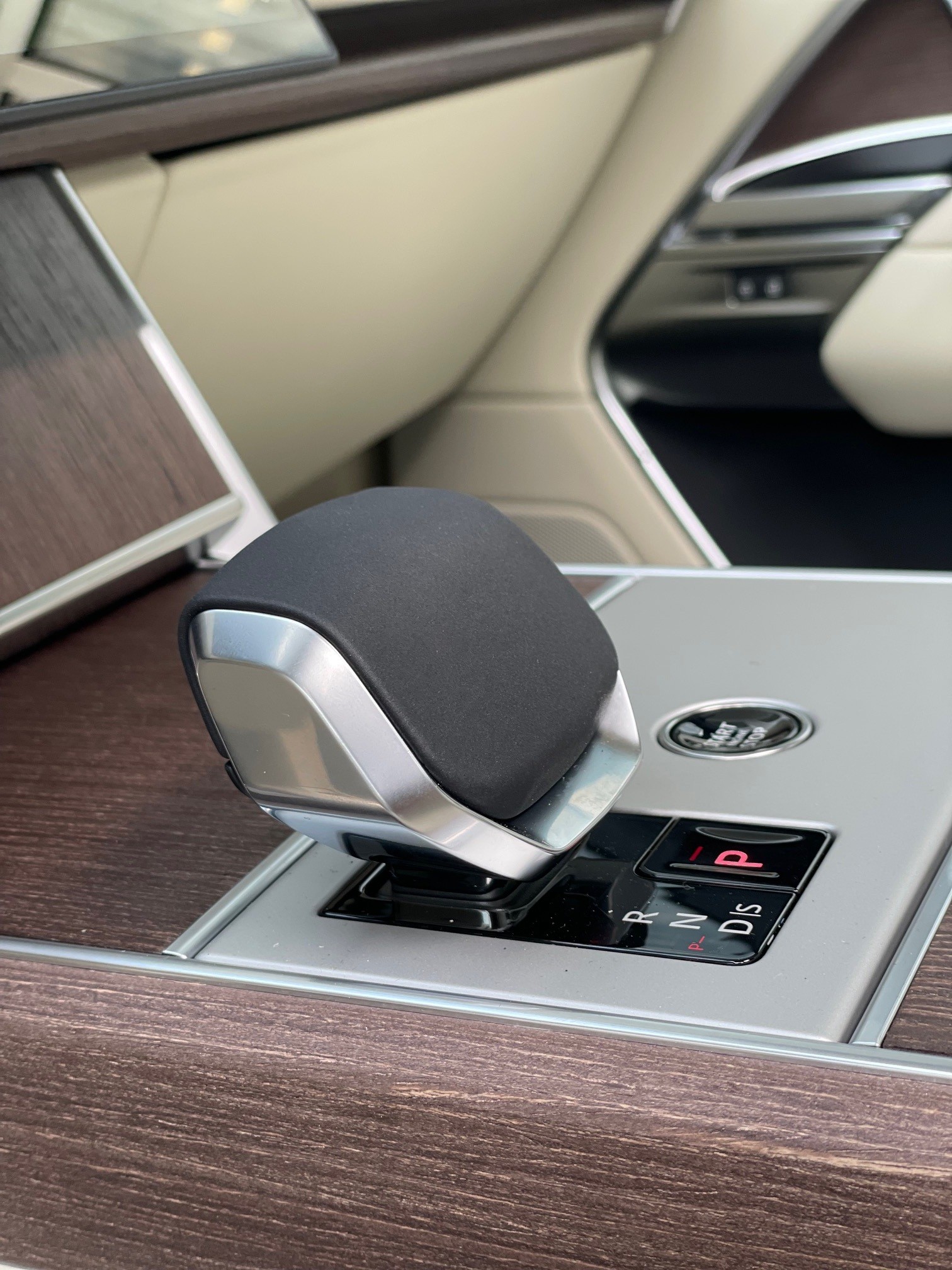 LAND ROVER Range Rover 3.0 I6 P460e HSE-image-13