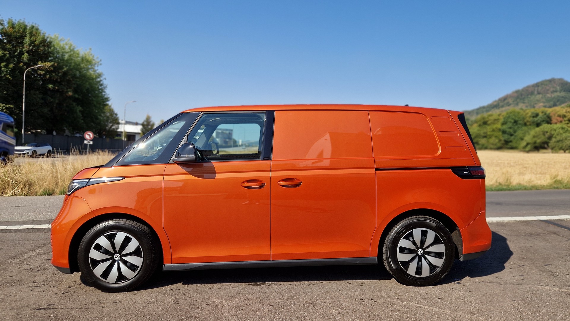 VW ID. Buzz Cargo-image-2