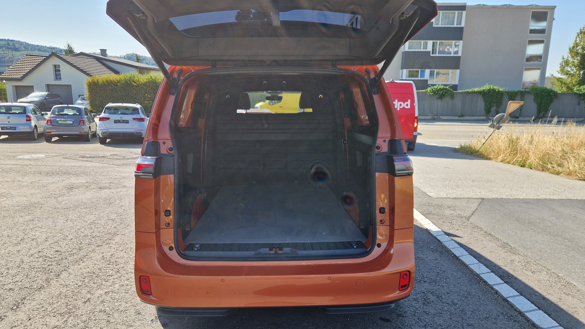 VW ID. Buzz Cargo-image-12