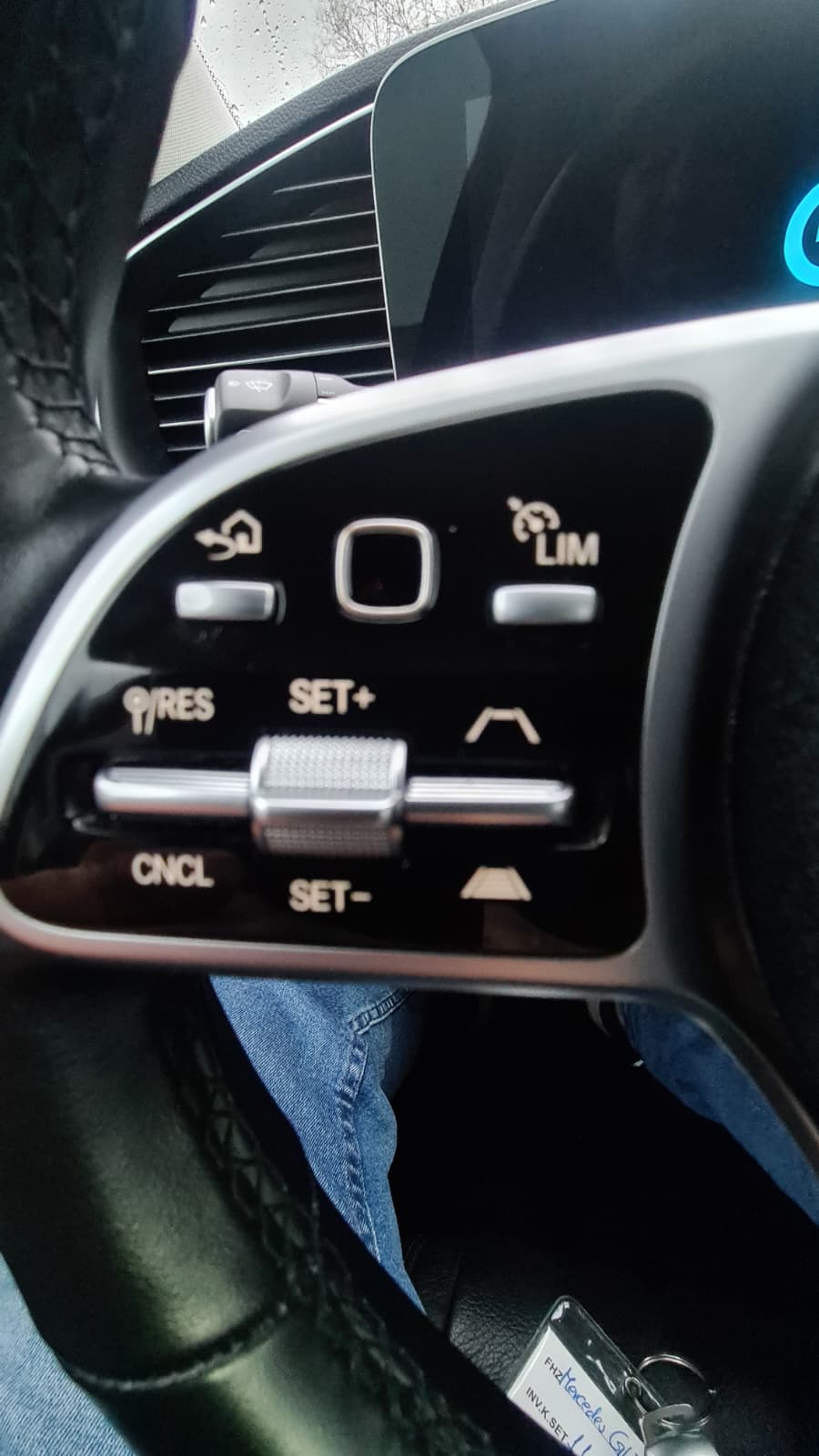 MERCEDES-BENZ GLE 350 e 4Matic 9G-Tronic ** NP 104'800.– ** SOH 97,6% ** Nappa ** 360° ** Sitzh. V+H ** Memory **-image-9