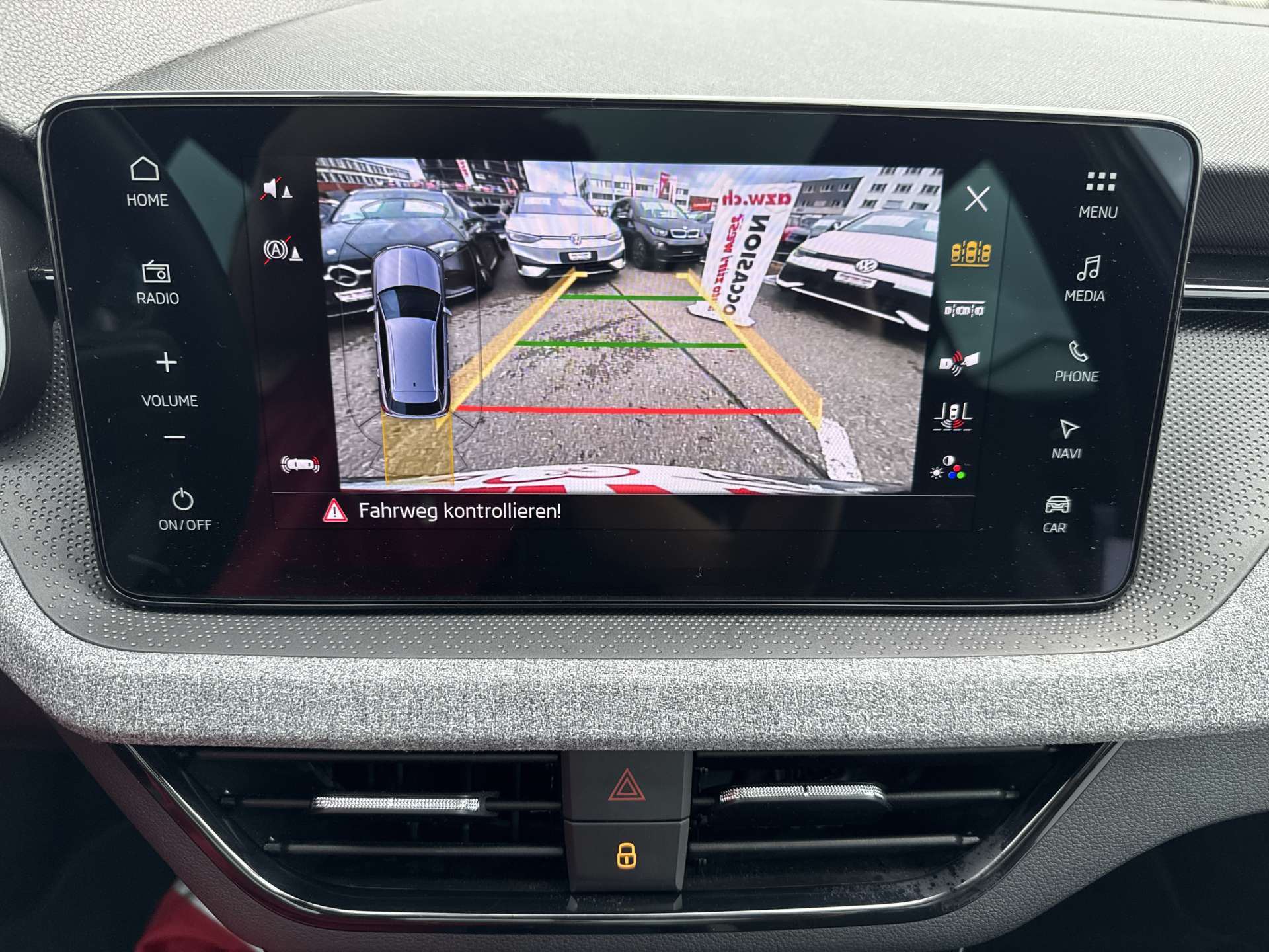 SKODA Kamiq 1.5 TSi Selection DSG-Automat-image-9
