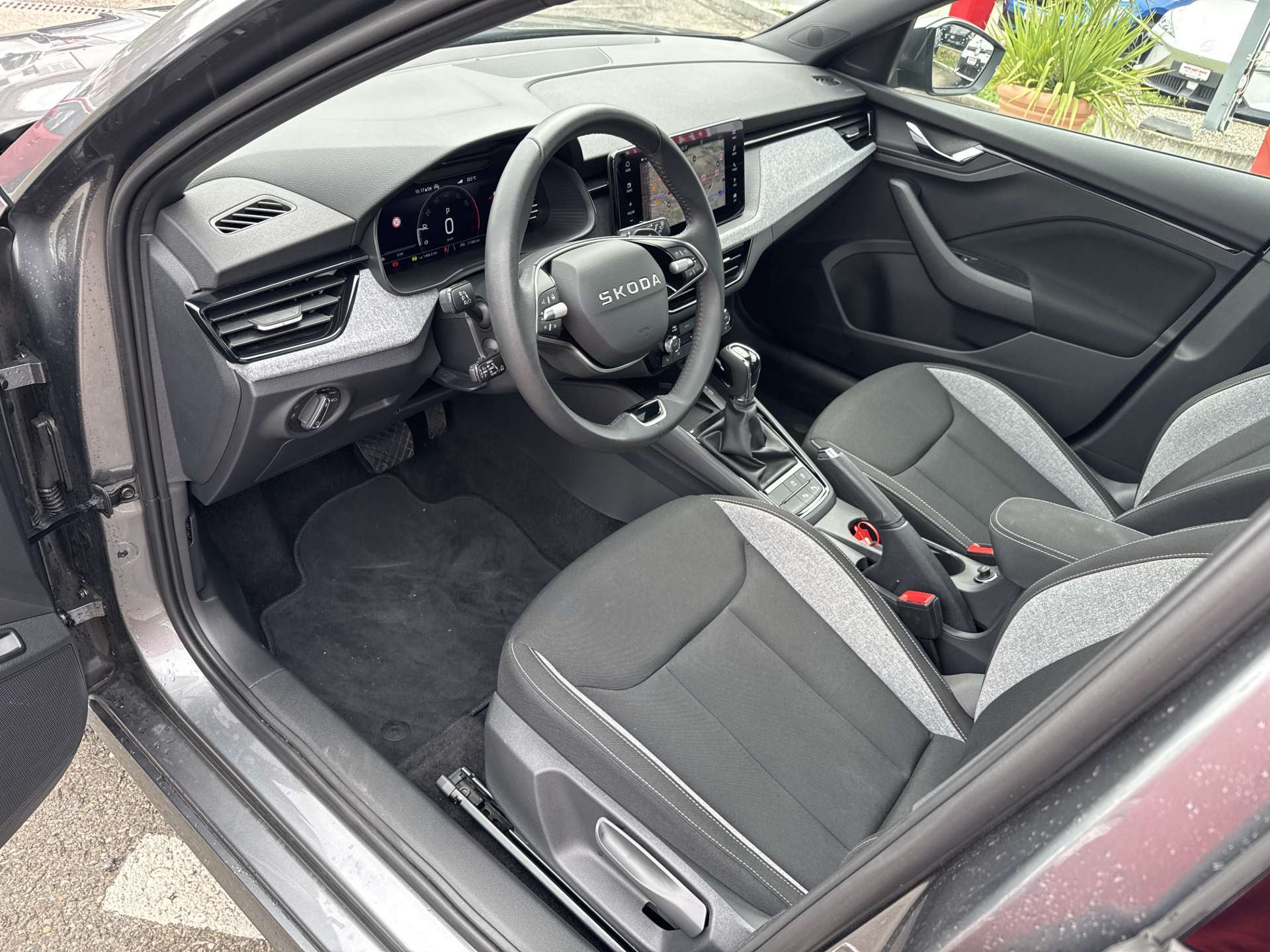 SKODA Kamiq 1.5 TSi Selection DSG-Automat-image-5