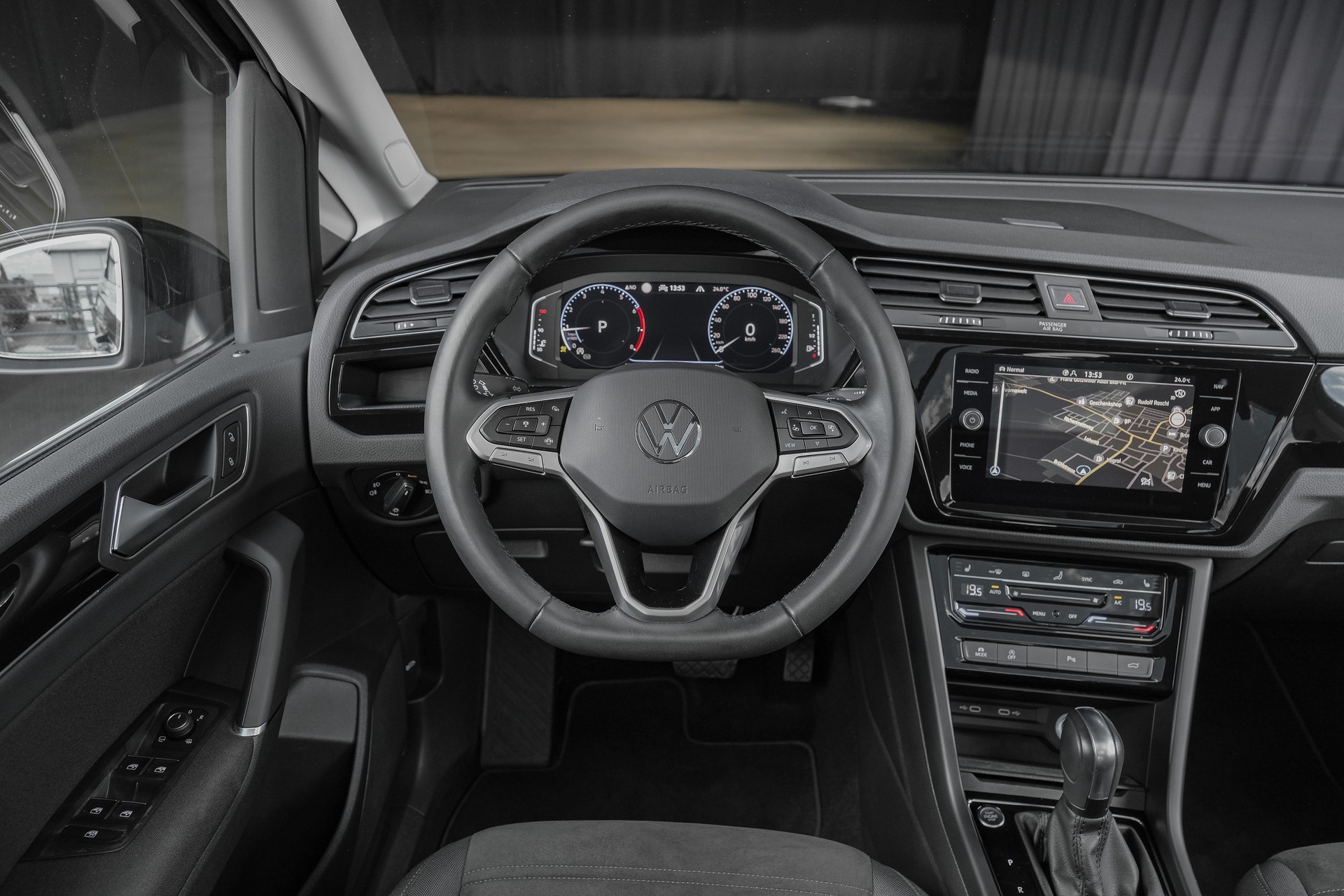 VW Touran 1.5 TSI EVO Highline DSG-image-16