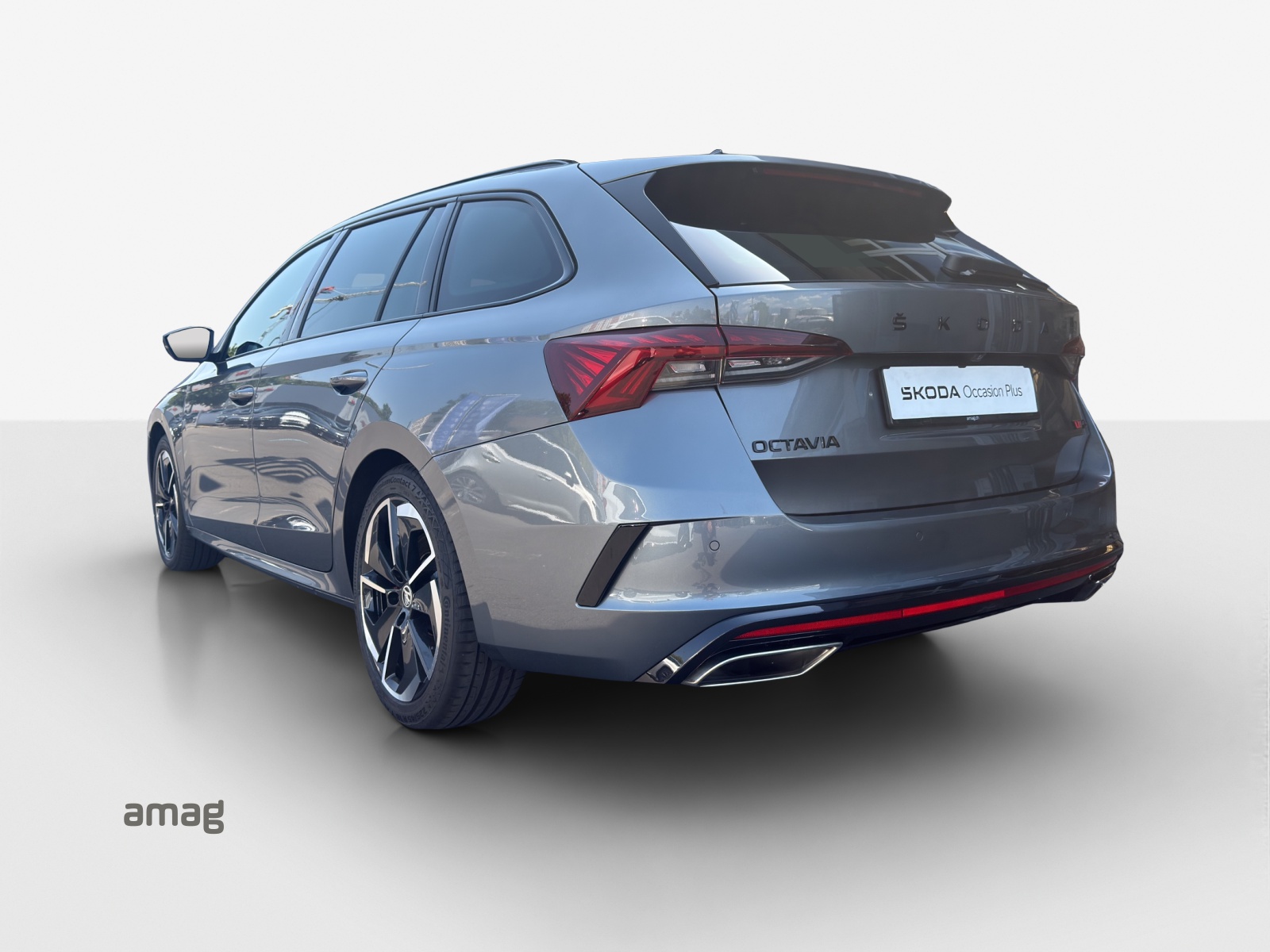 SKODA Octavia Combi 2.0 TSI DSG RS-image-2