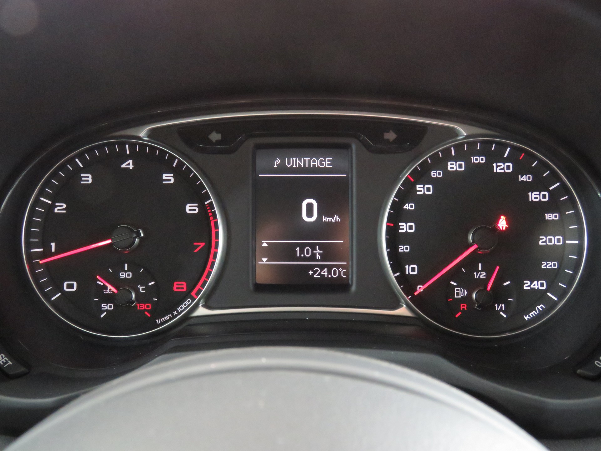 AUDI A1 Sportback 1.4 TFSI-image-18
