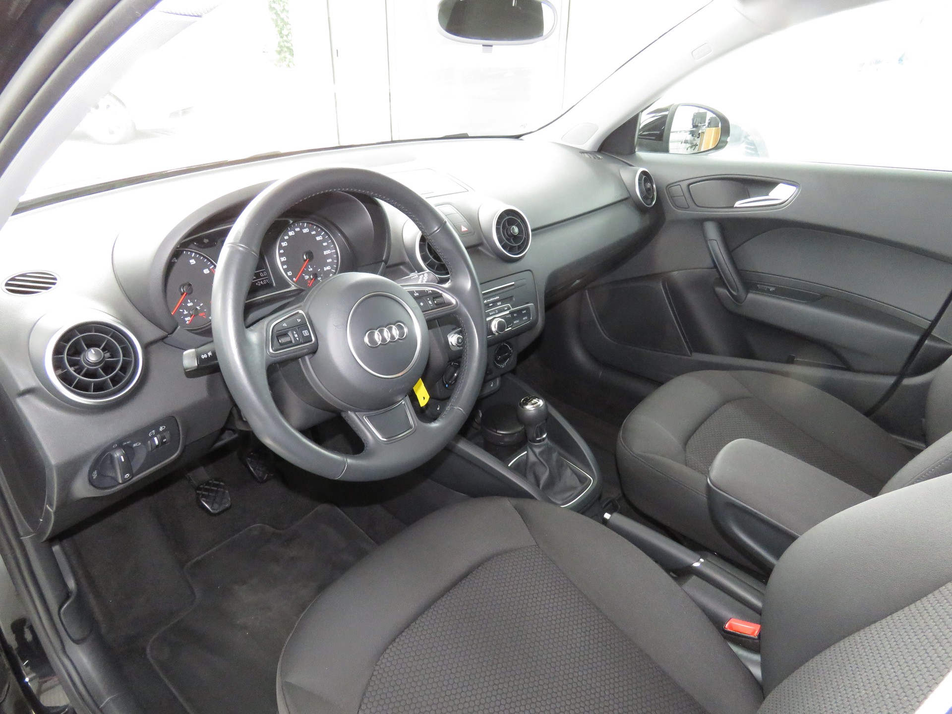 AUDI A1 Sportback 1.4 TFSI-image-6