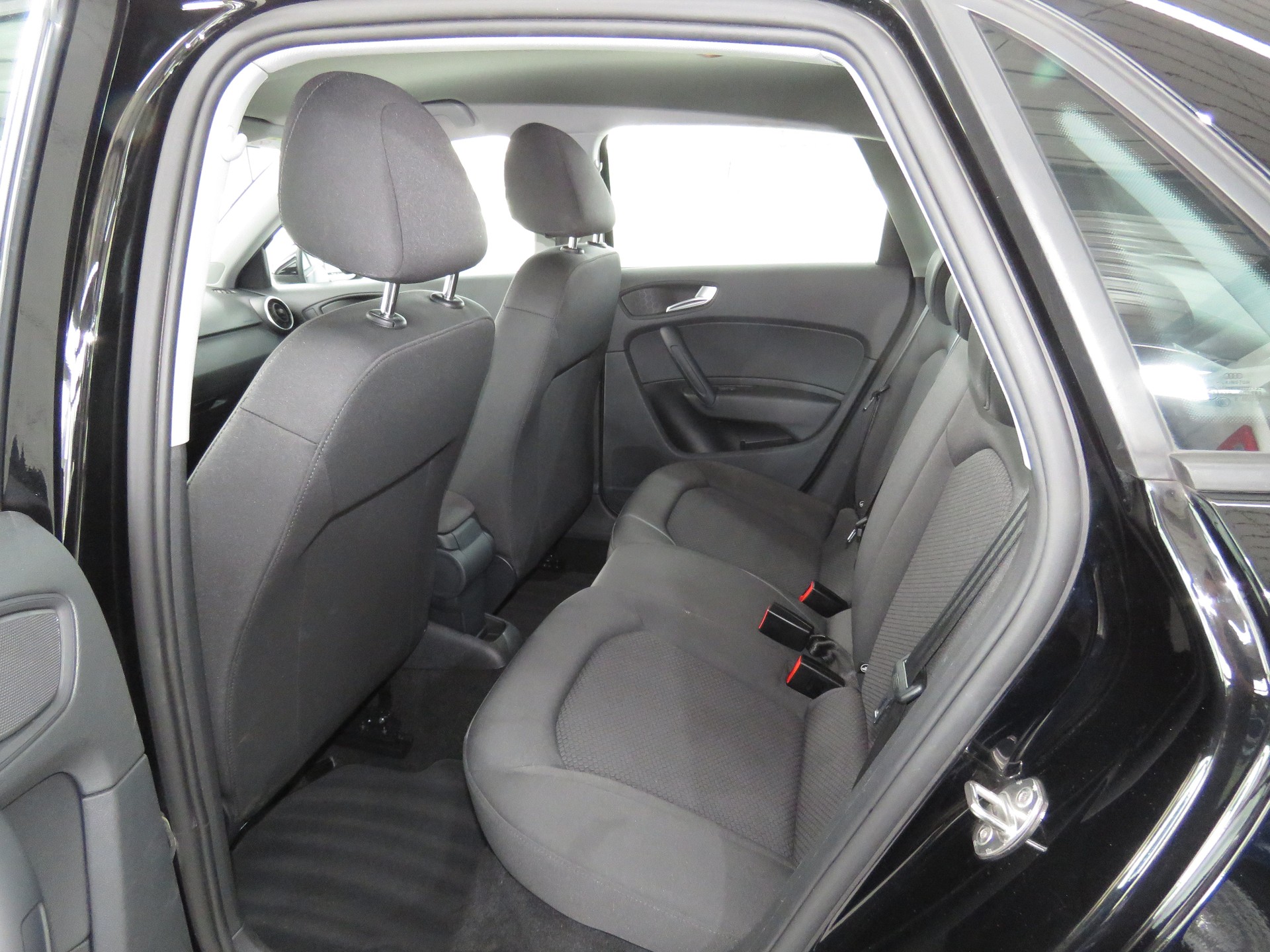 AUDI A1 Sportback 1.4 TFSI-image-8