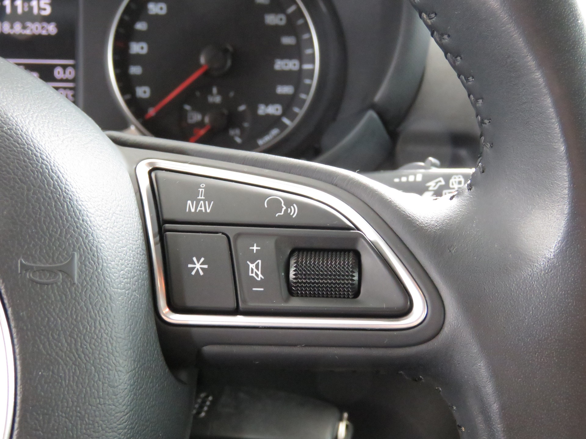 AUDI A1 Sportback 1.4 TFSI-image-21