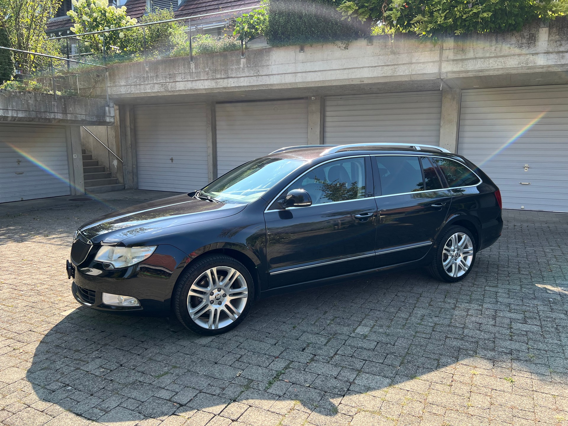 SKODA 1.8 TSI Elegance DSG-image-1