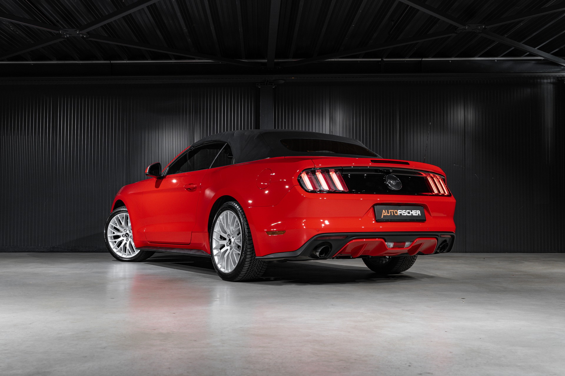 FORD Mustang Convertible 2.3 Automat-showroom-element-1