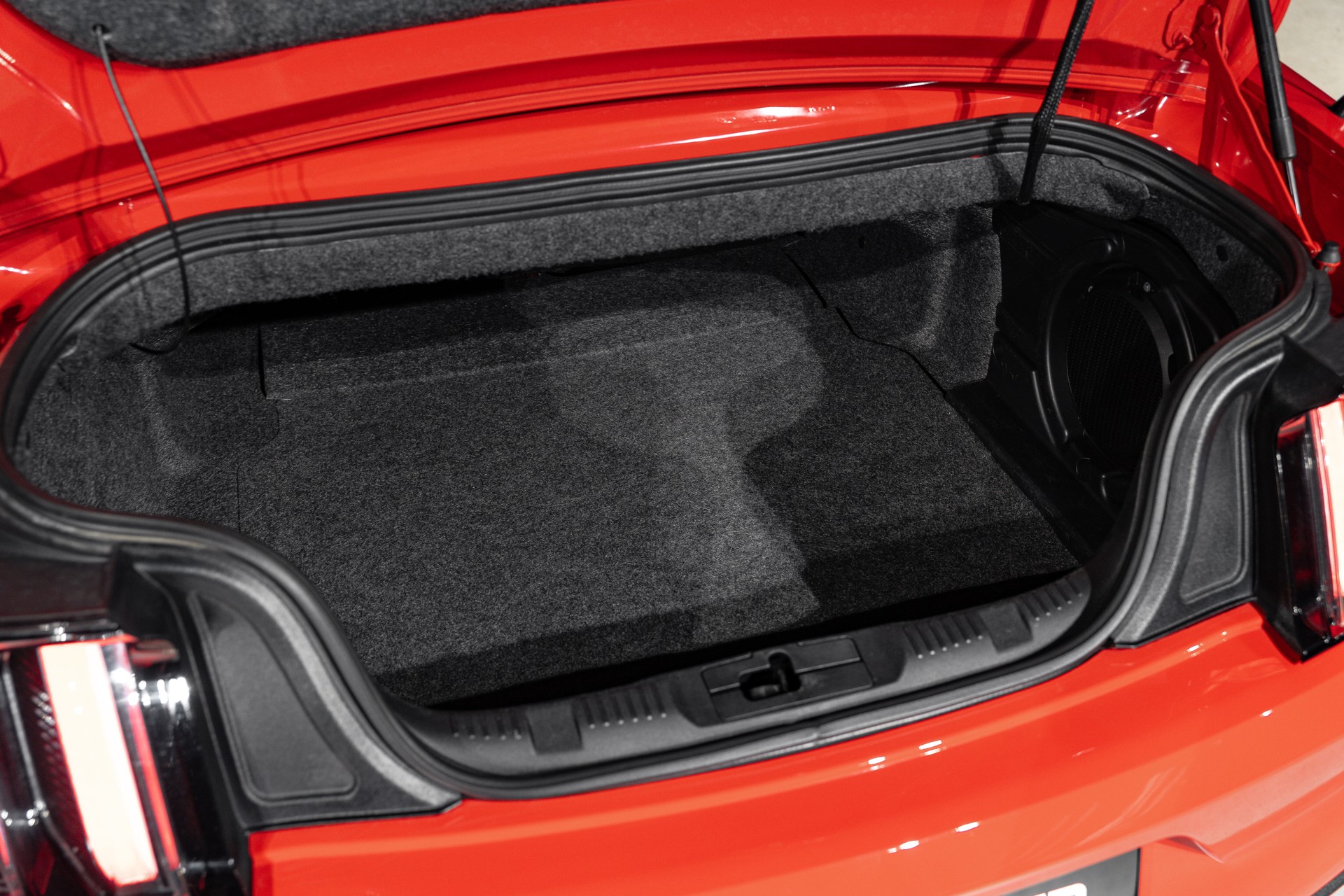FORD Mustang Convertible 2.3 Automat-image-22