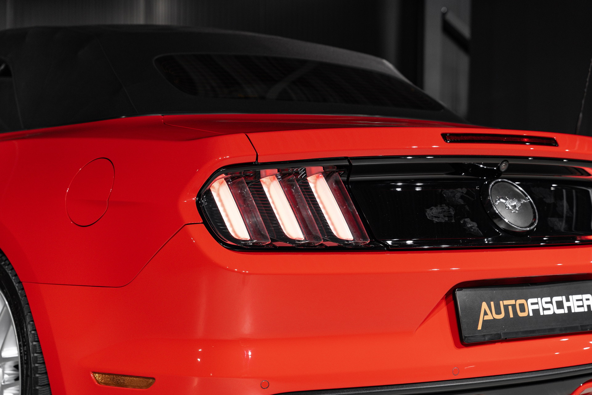 FORD Mustang Convertible 2.3 Automat-image-24