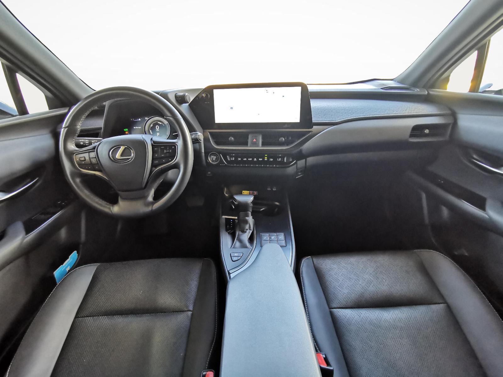 LEXUS UX 250h Comfort-showroom-element-3