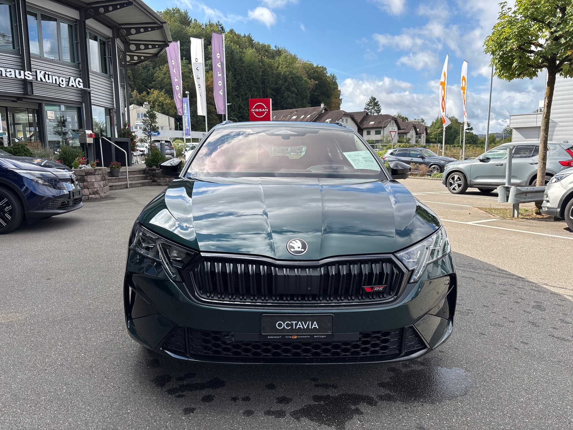 SKODA Octavia Combi 2.0 TSI DSG RS 30 Years Edition-image-2