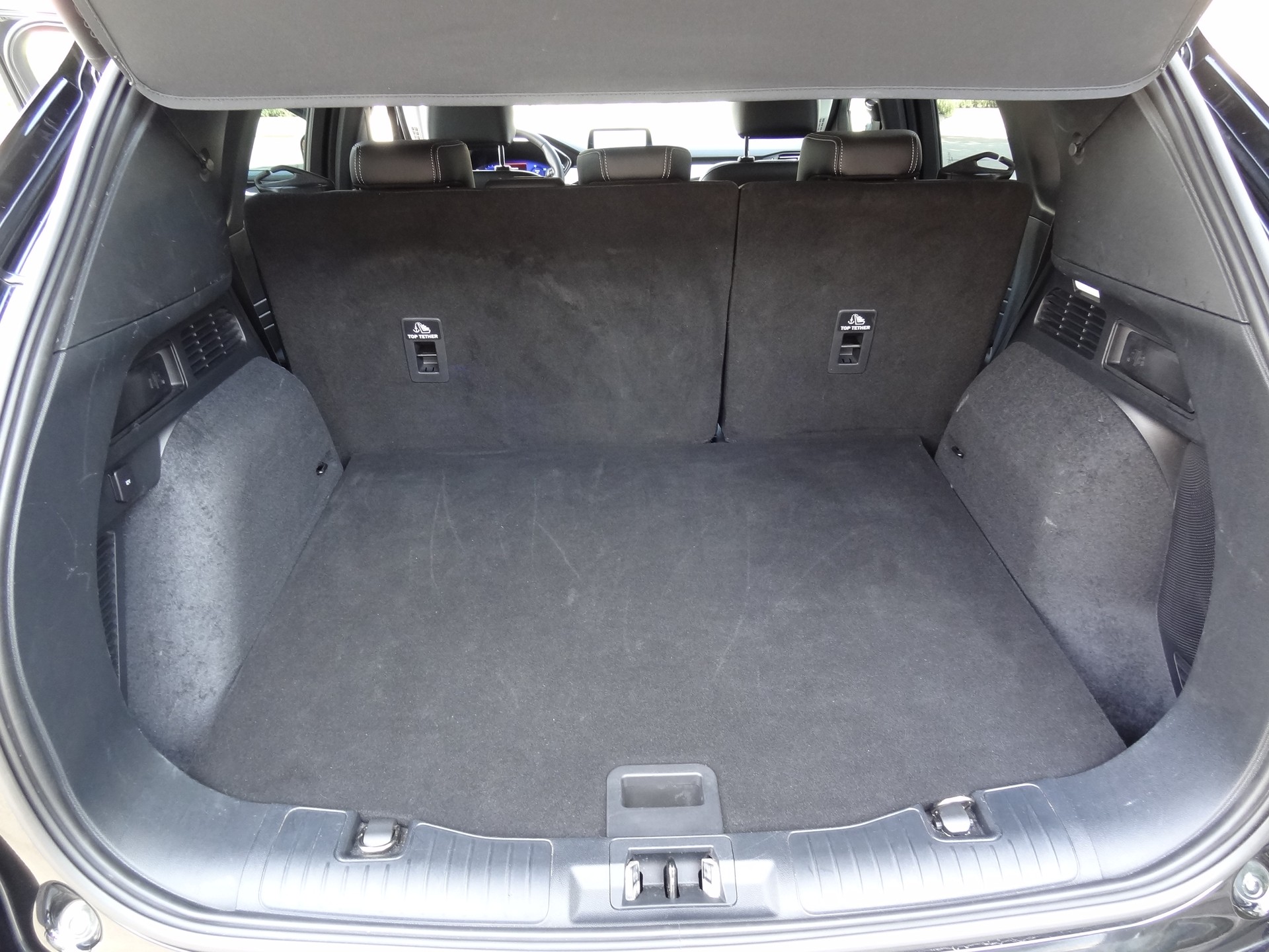 FORD Kuga 2.5 FHEV Titanium X 4WD-image-11
