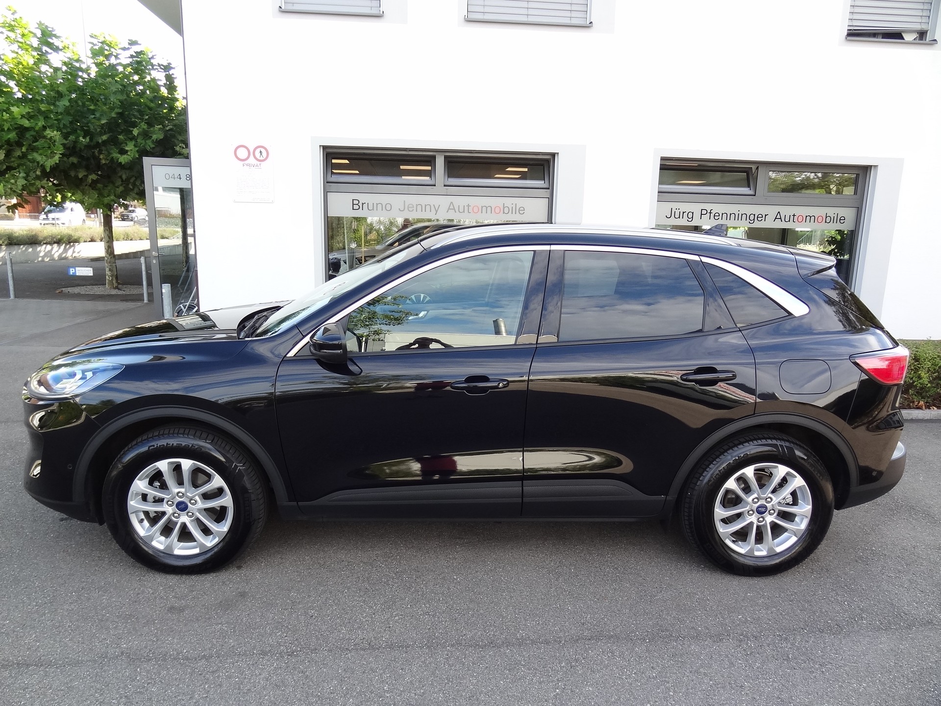 FORD Kuga 2.5 FHEV Titanium X 4WD-showroom-element-1