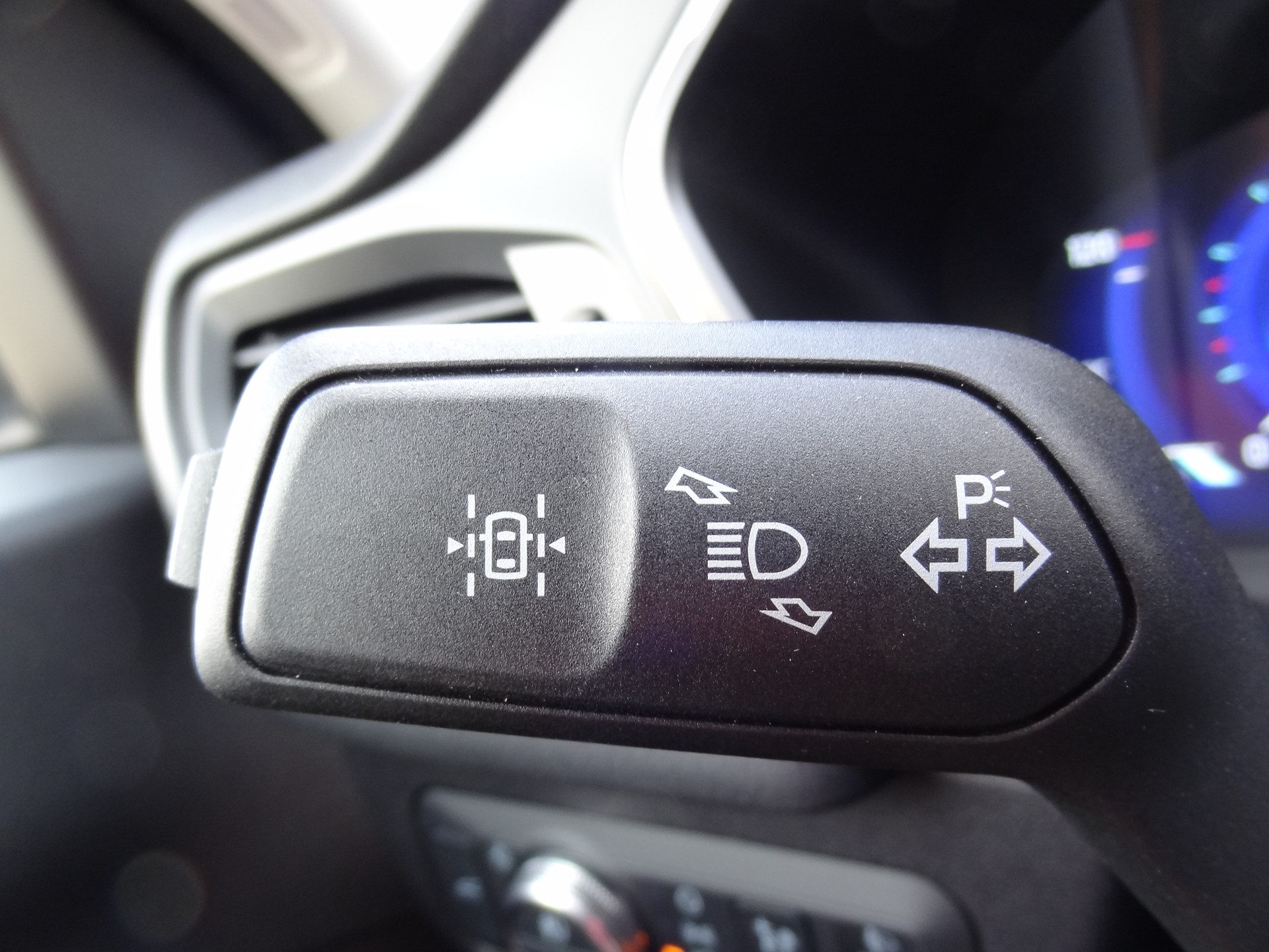 FORD Kuga 2.5 FHEV Titanium X 4WD-image-19